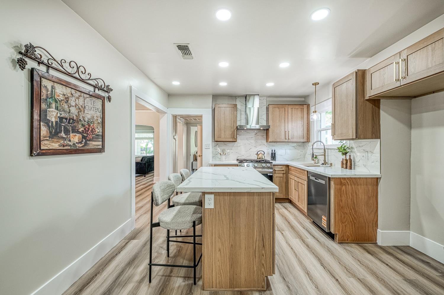 506 E Vassar