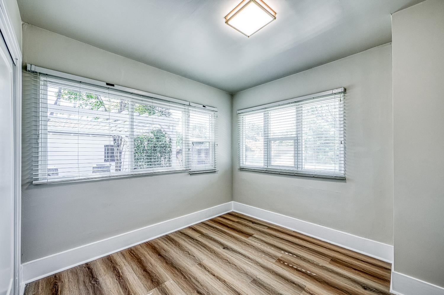 506 E Vassar