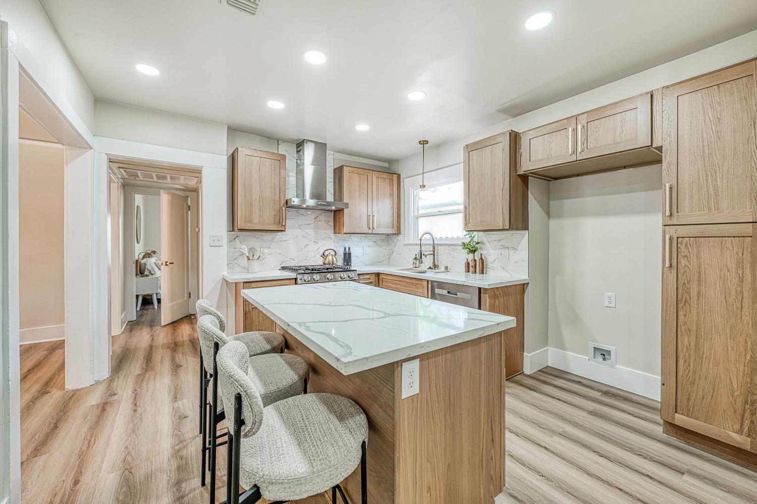 506 E Vassar