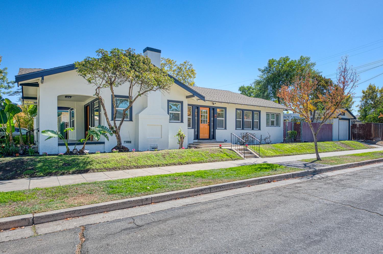 506 E Vassar
