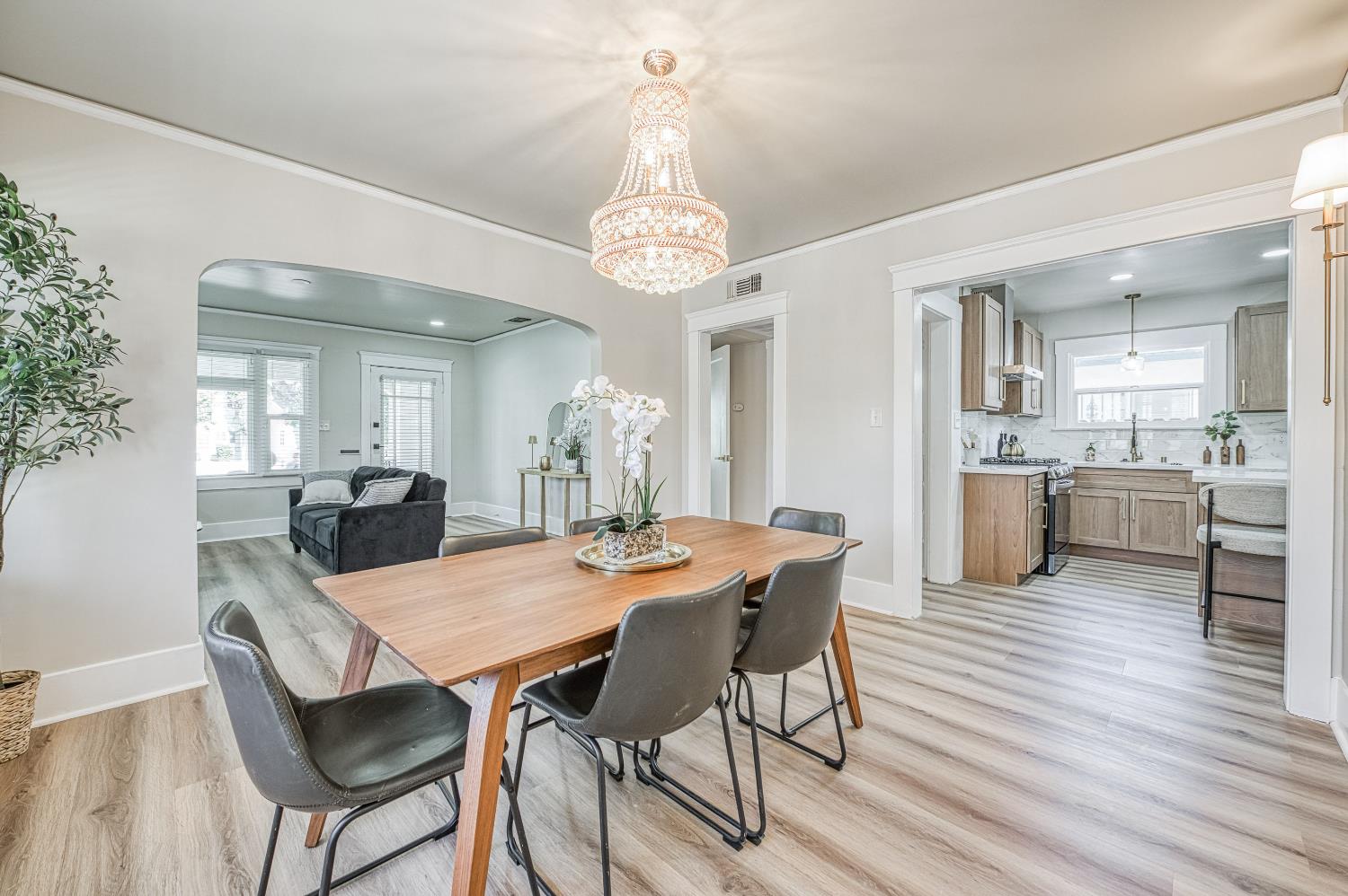 506 E Vassar