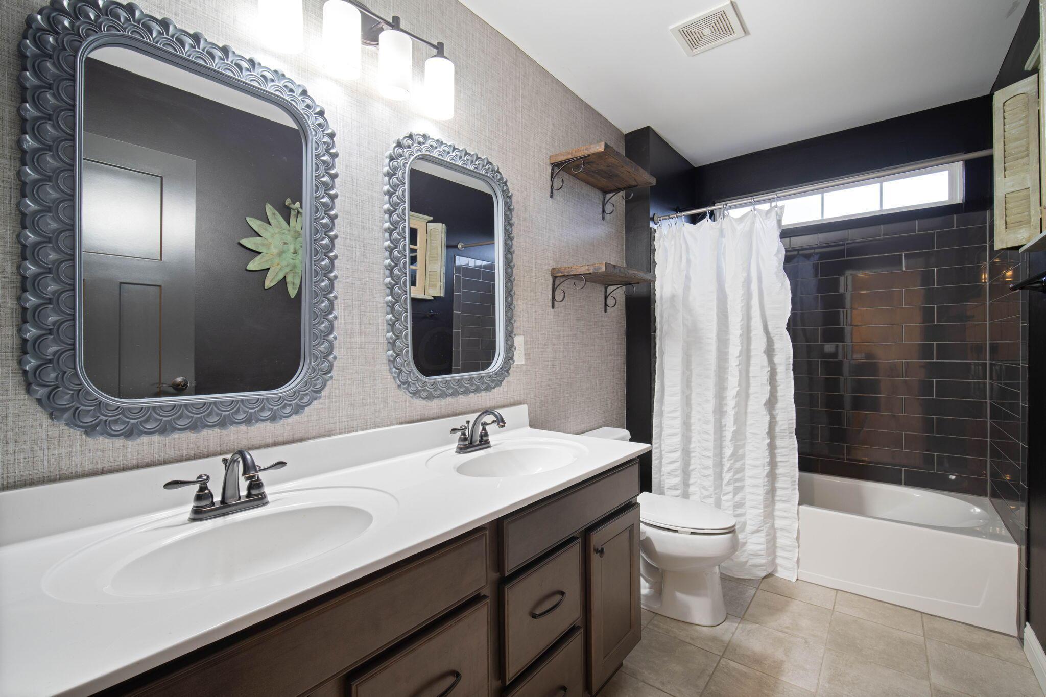 10621 Black Oak Drive