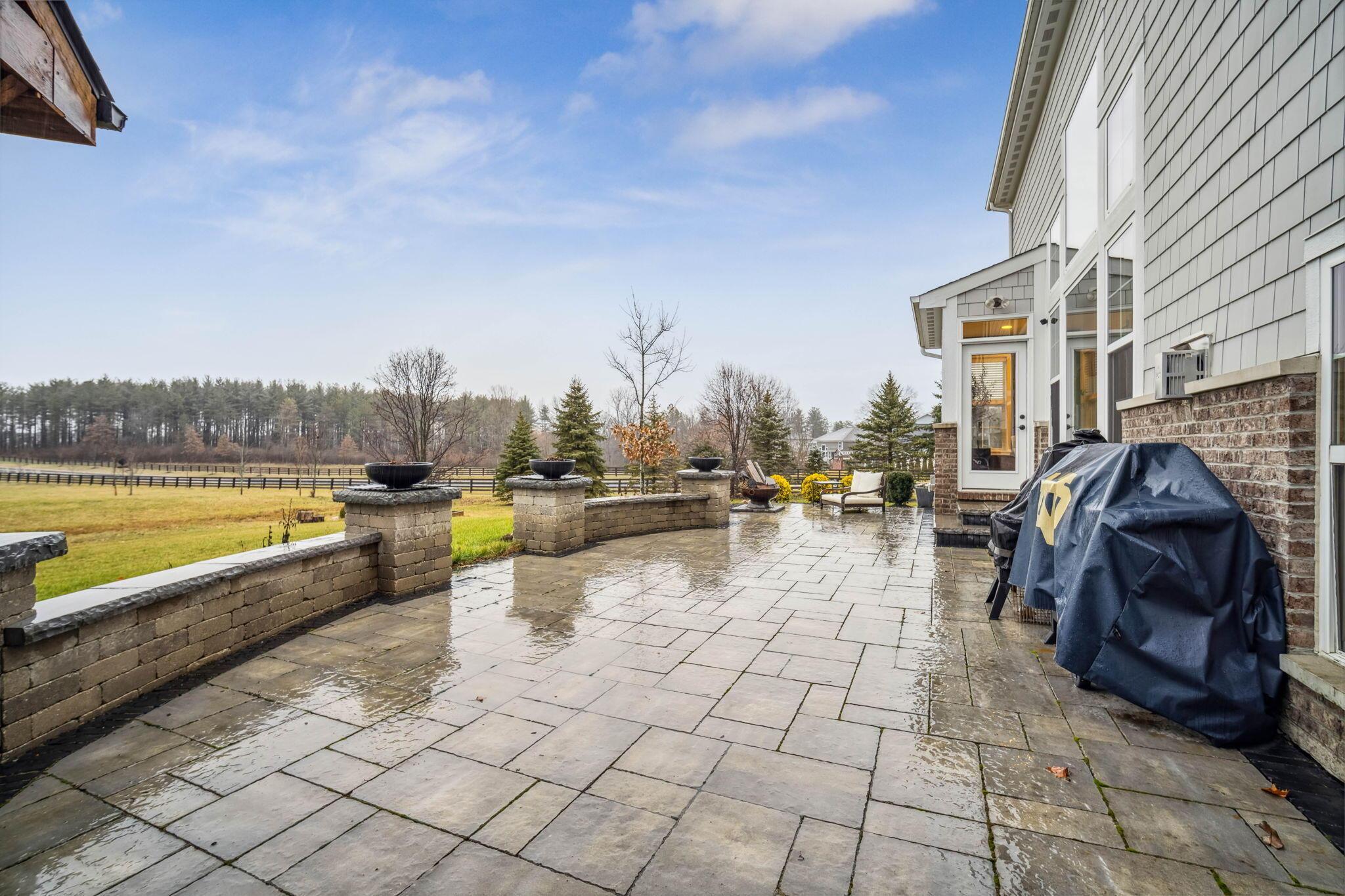 10621 Black Oak Drive