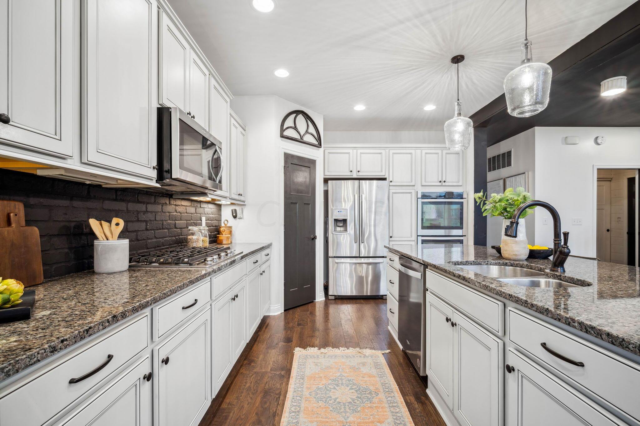 10621 Black Oak Drive