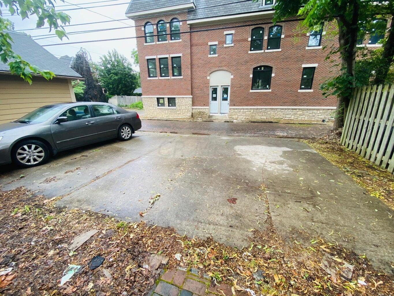 798 Neil Avenue