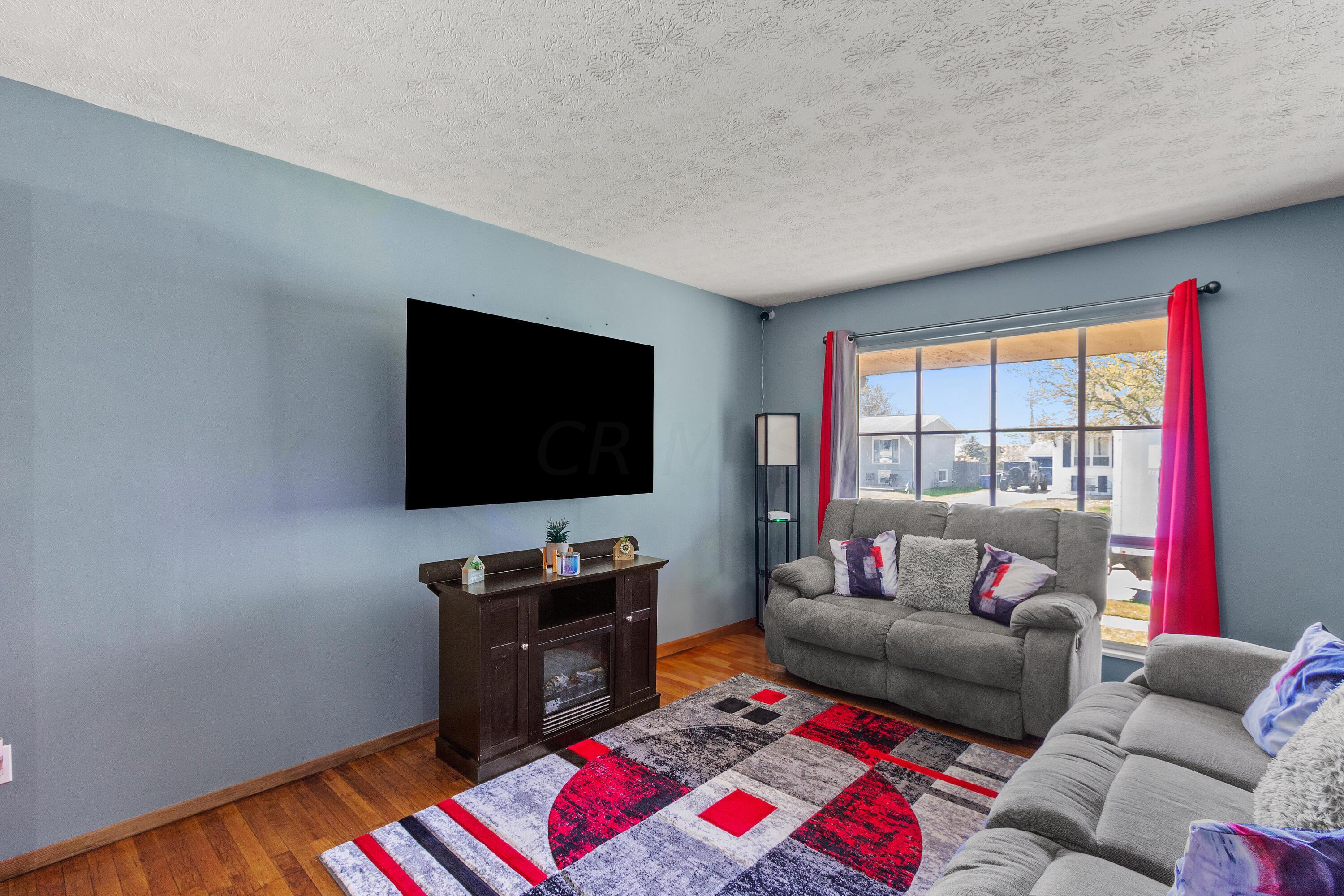 6148 Whitby Square W