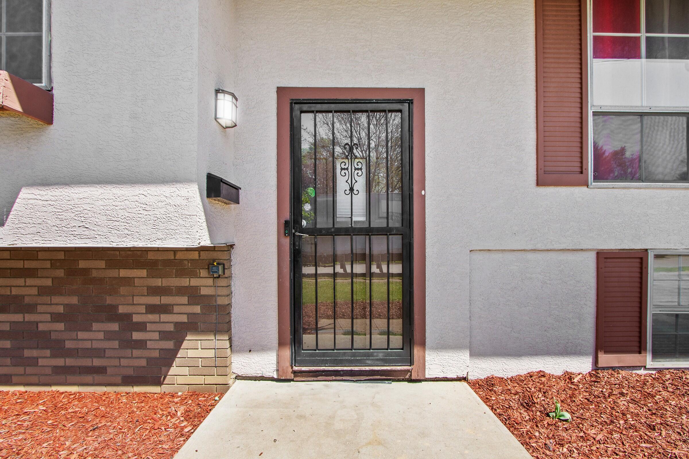 6148 Whitby Square W