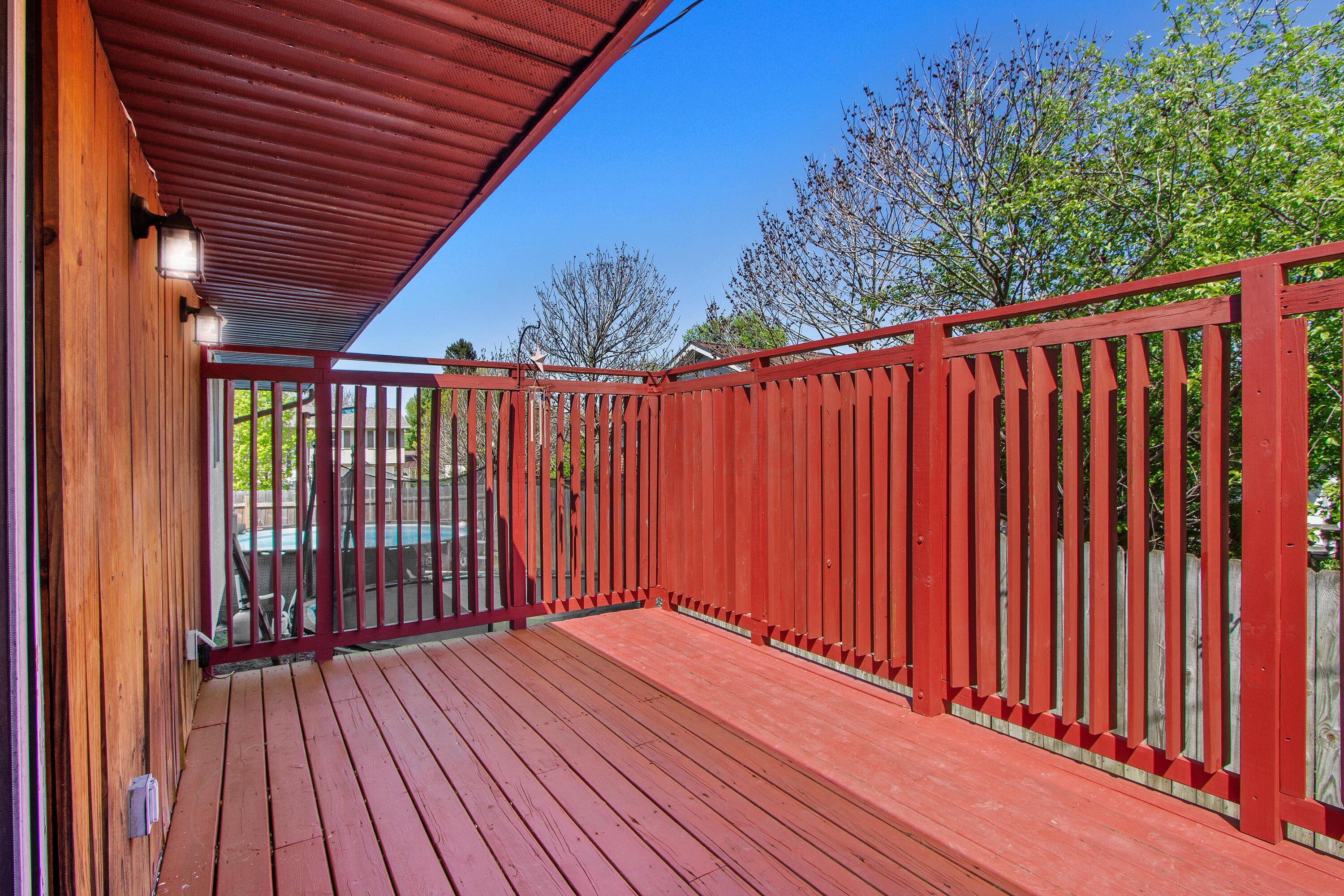 6148 Whitby Square W