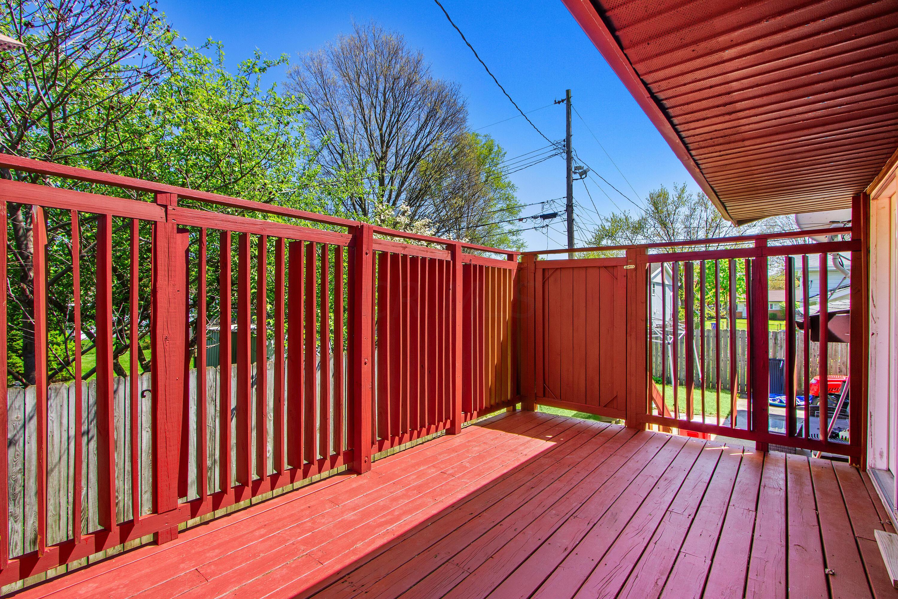 6148 Whitby Square W