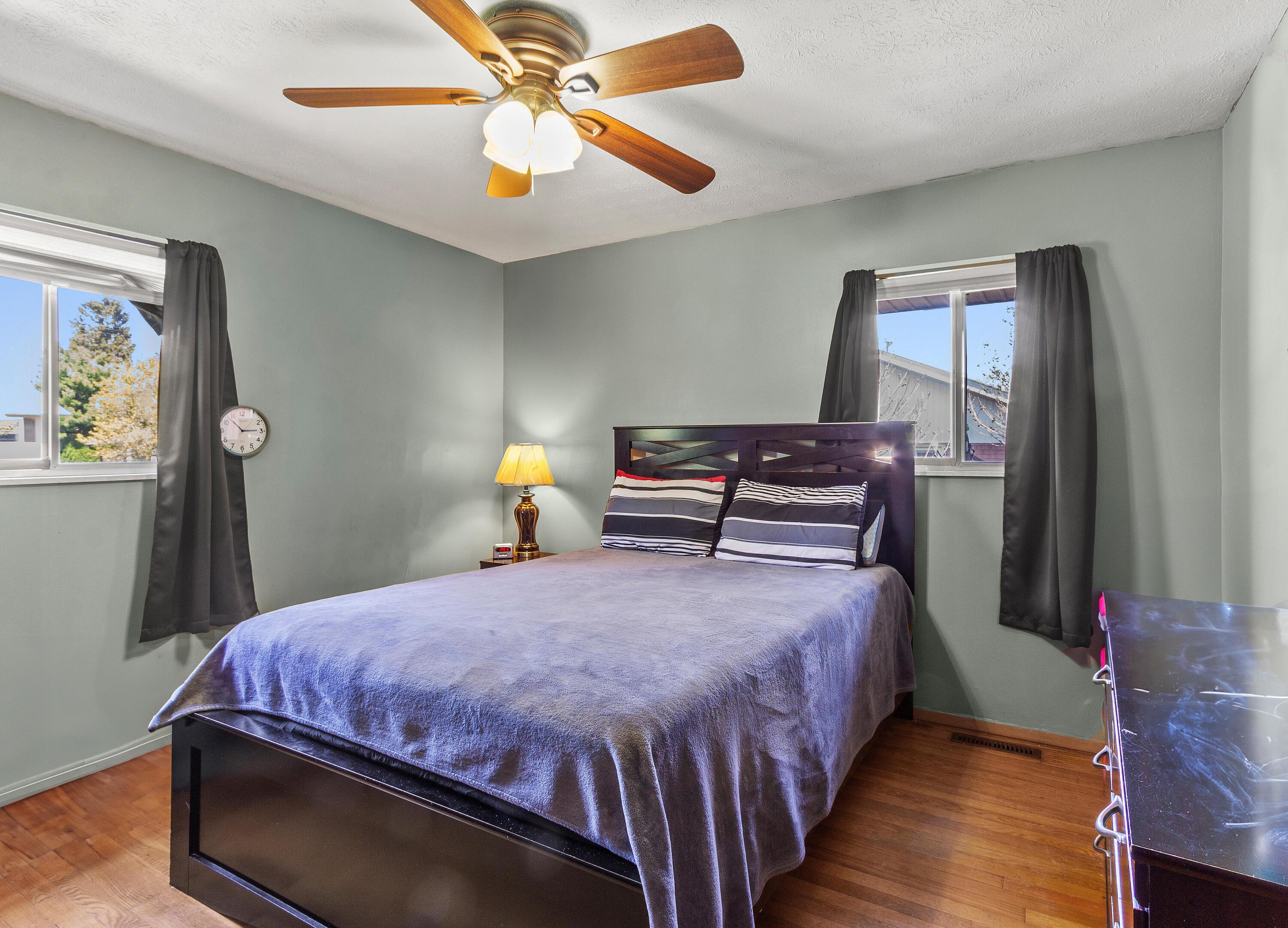 6148 Whitby Square W