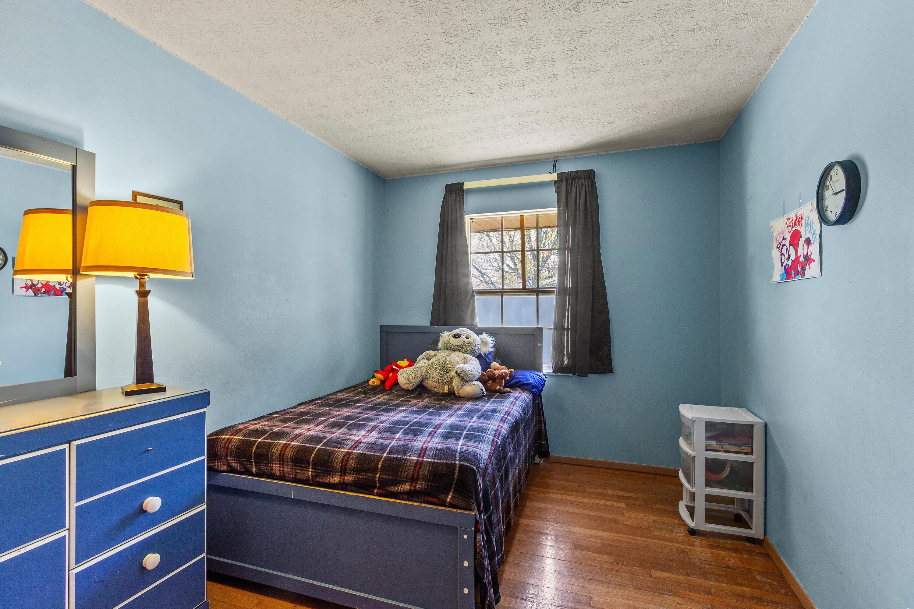 6148 Whitby Square W