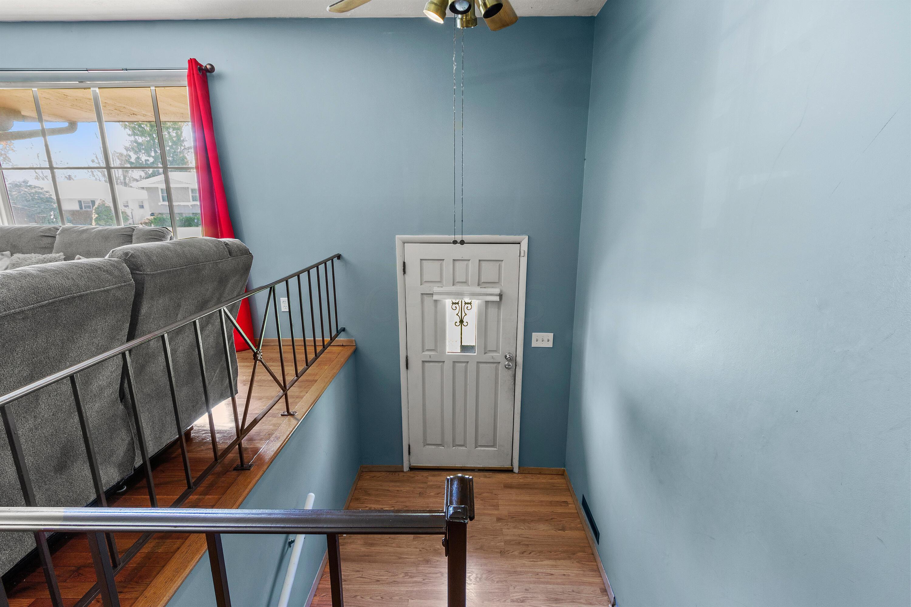 6148 Whitby Square W