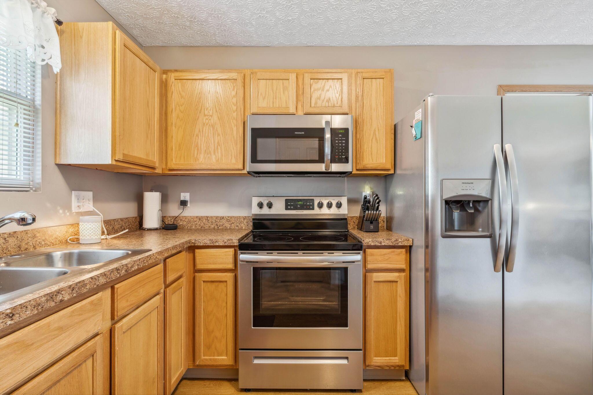 7818 Candytuft Street, 332