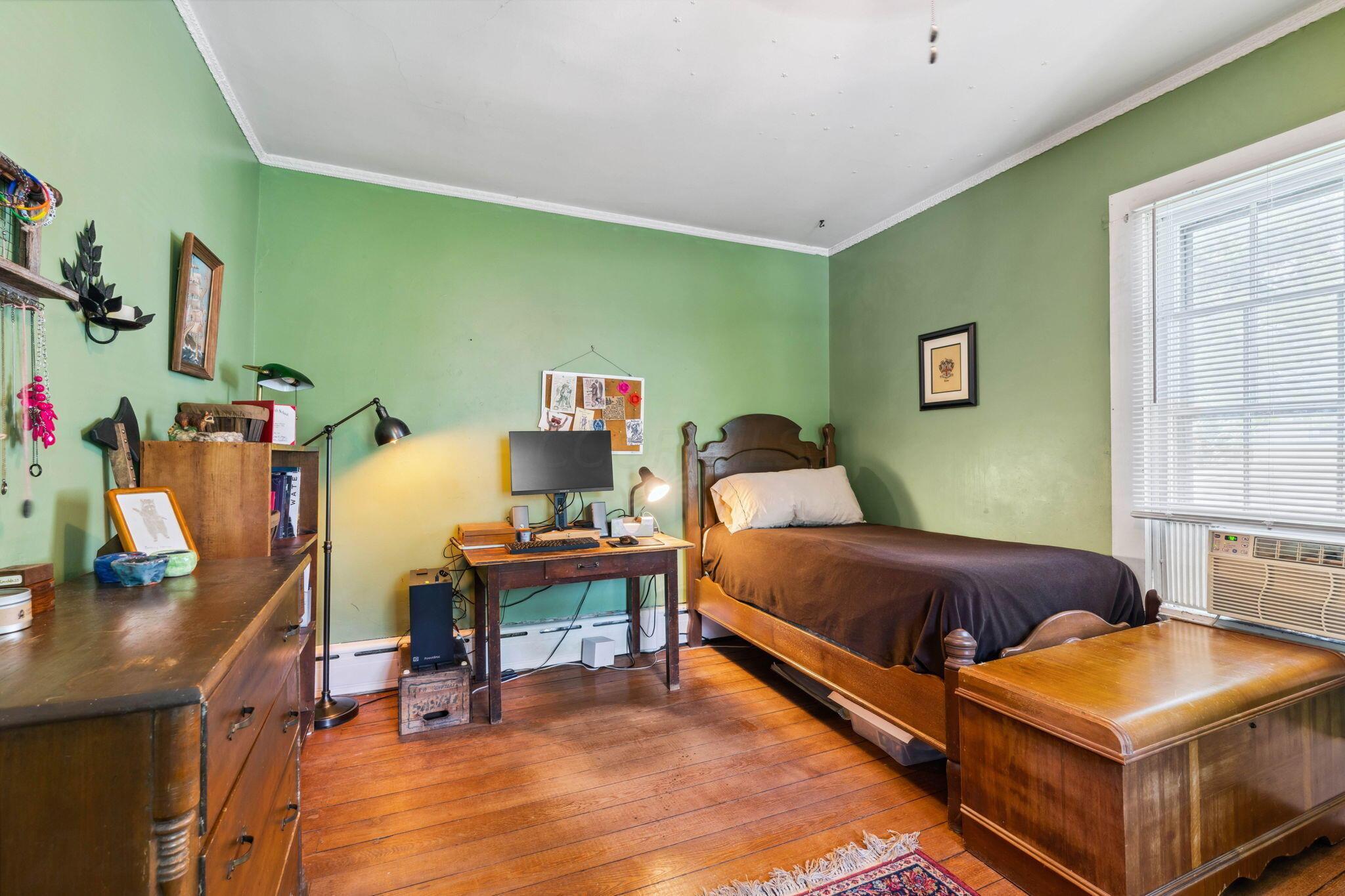 31 W Plum Street