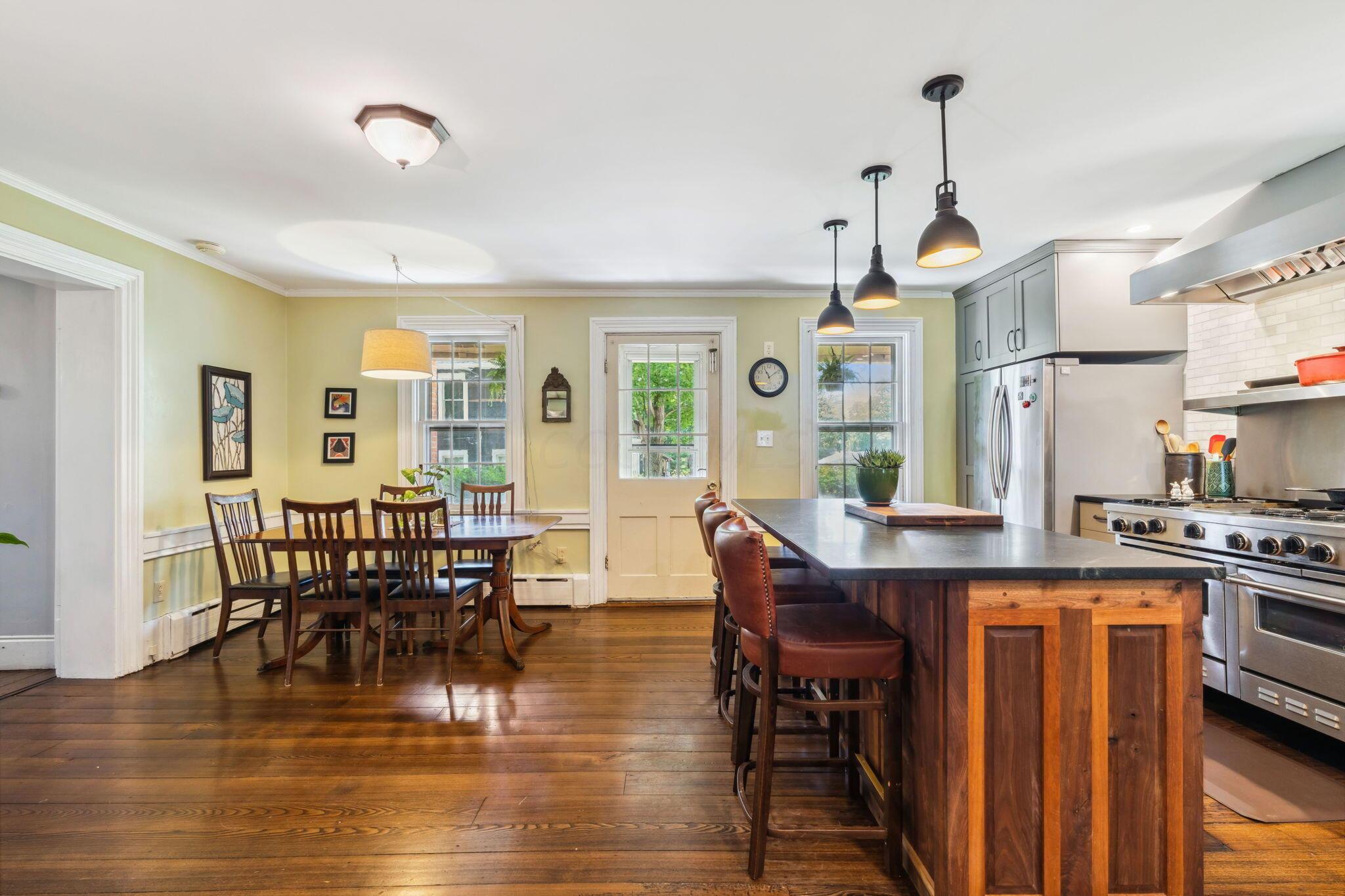 31 W Plum Street