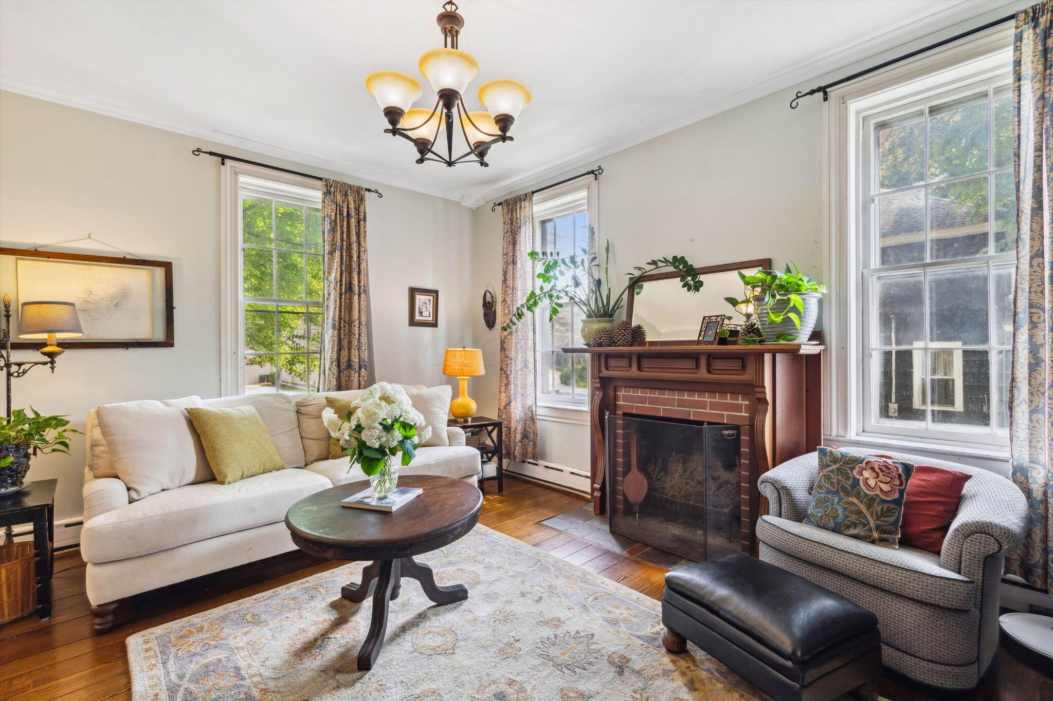31 W Plum Street