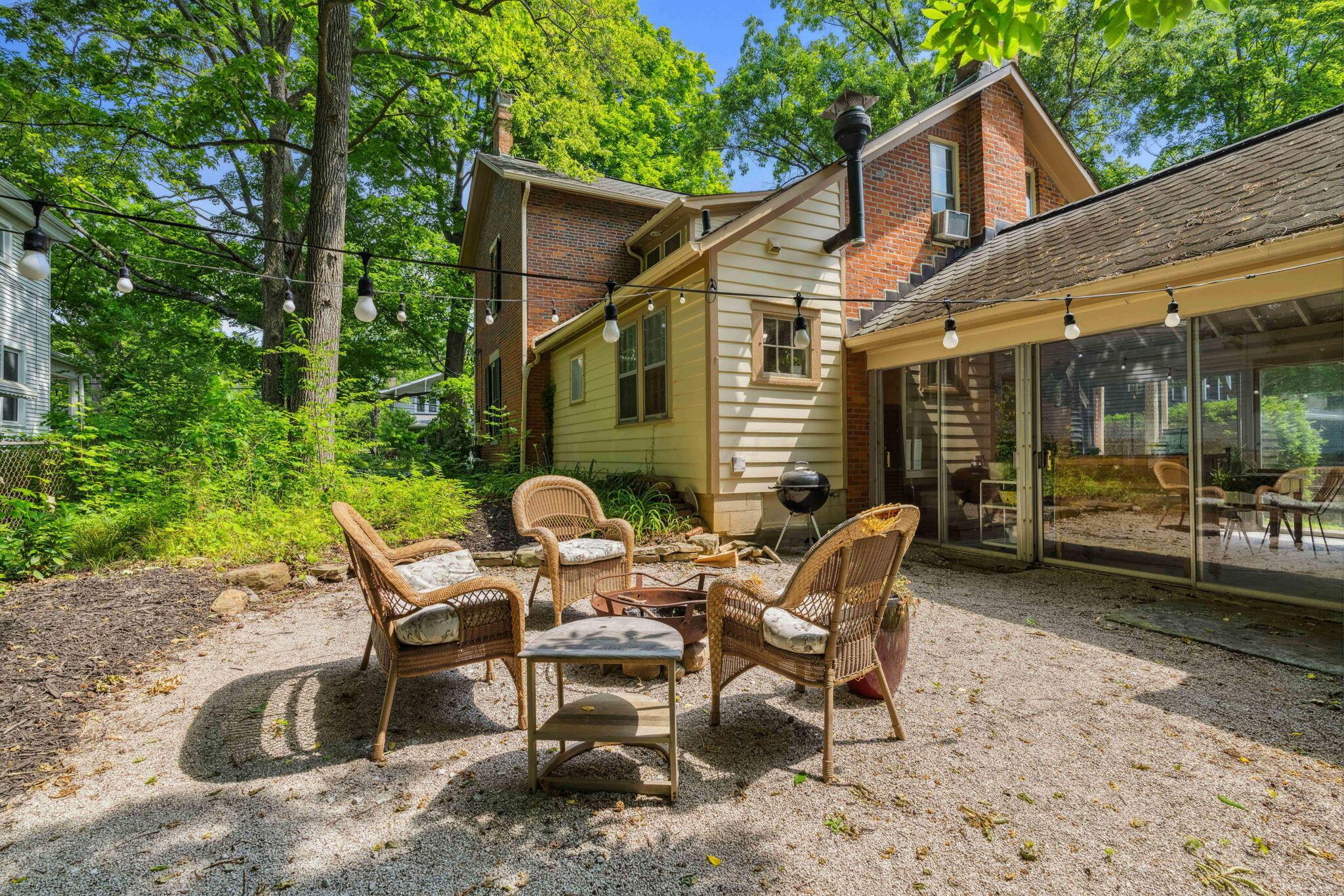 31 W Plum Street