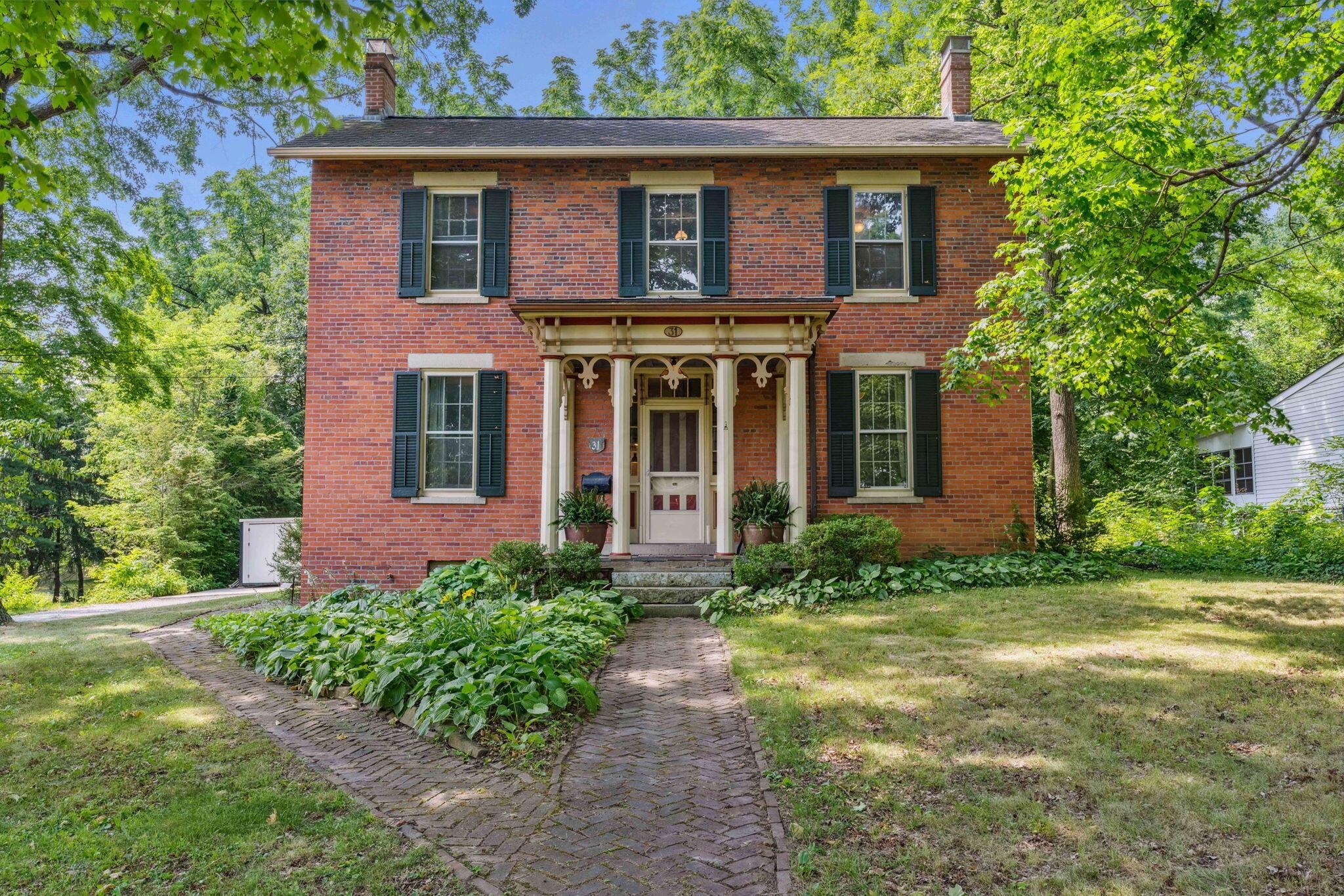 31 W Plum Street