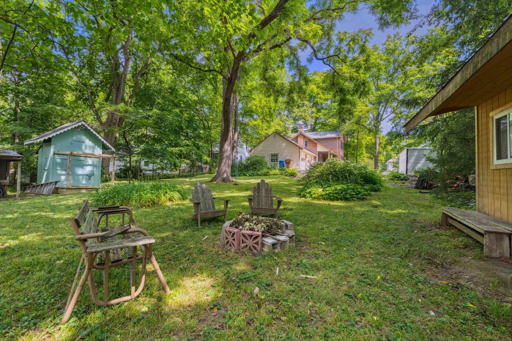 31 W Plum Street