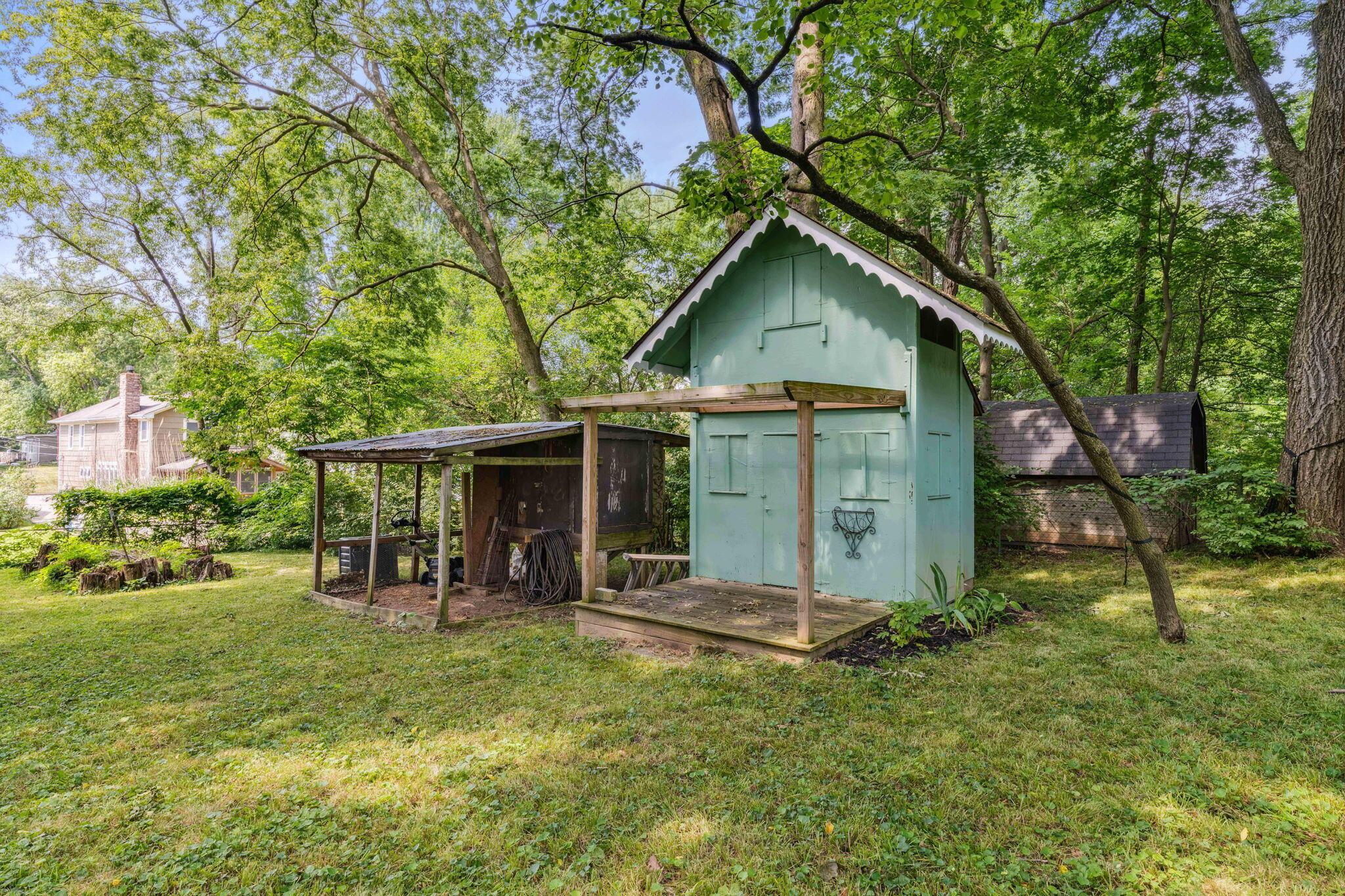 31 W Plum Street