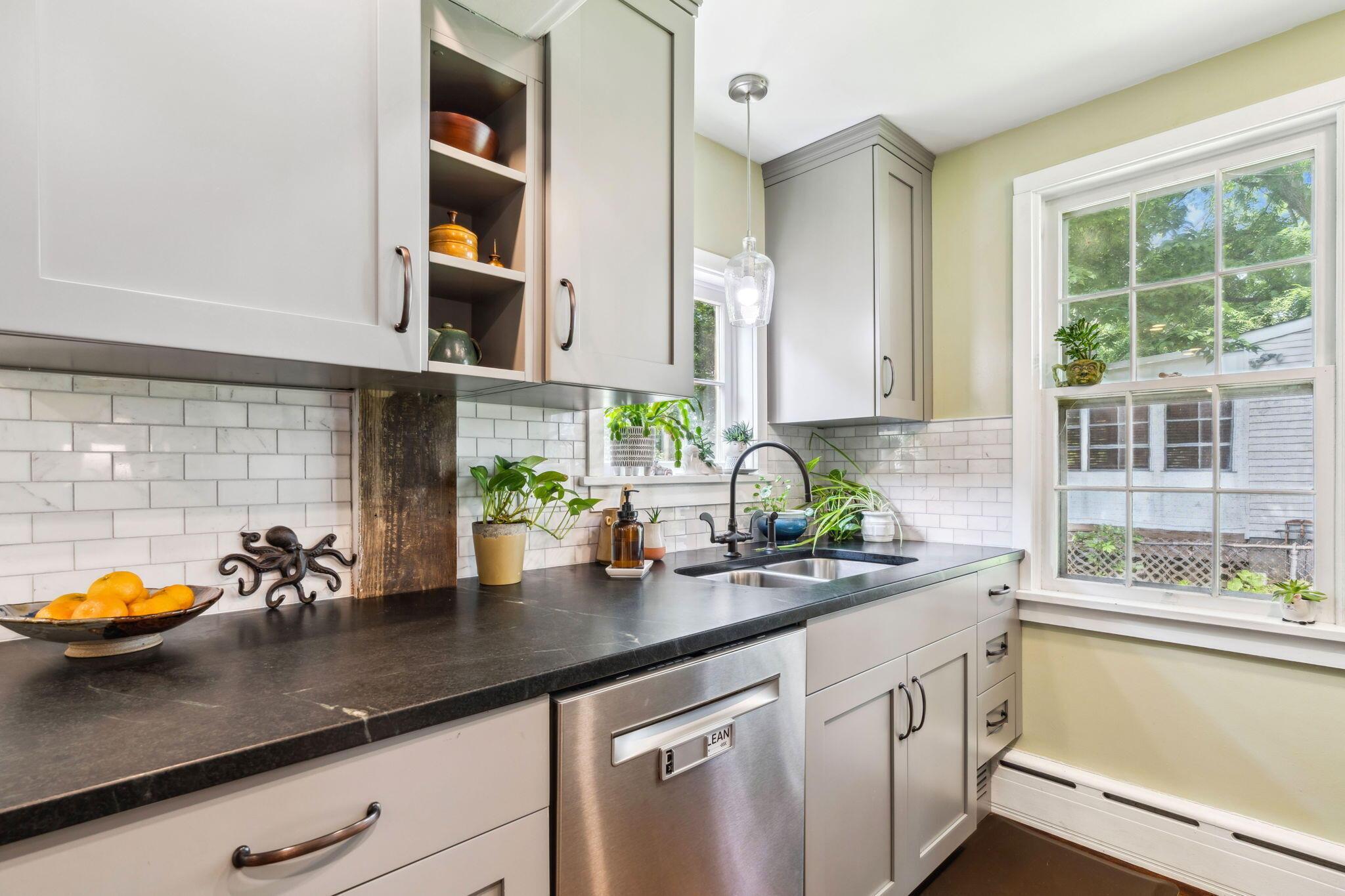 31 W Plum Street