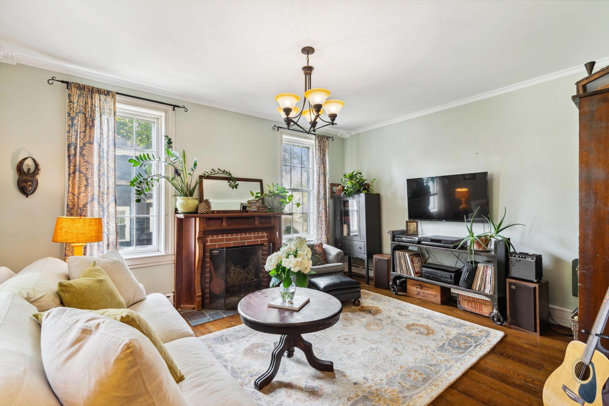 31 W Plum Street