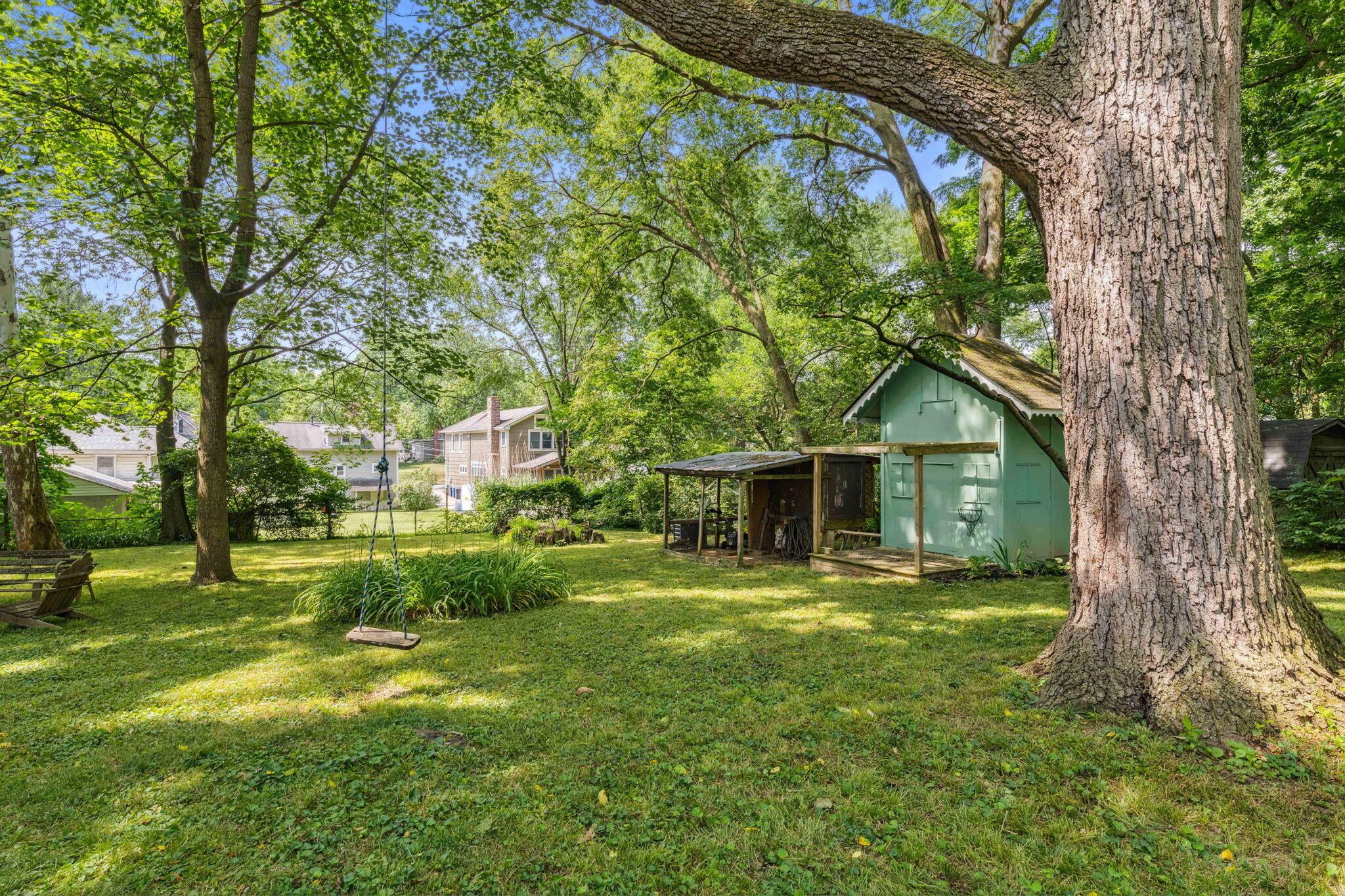 31 W Plum Street