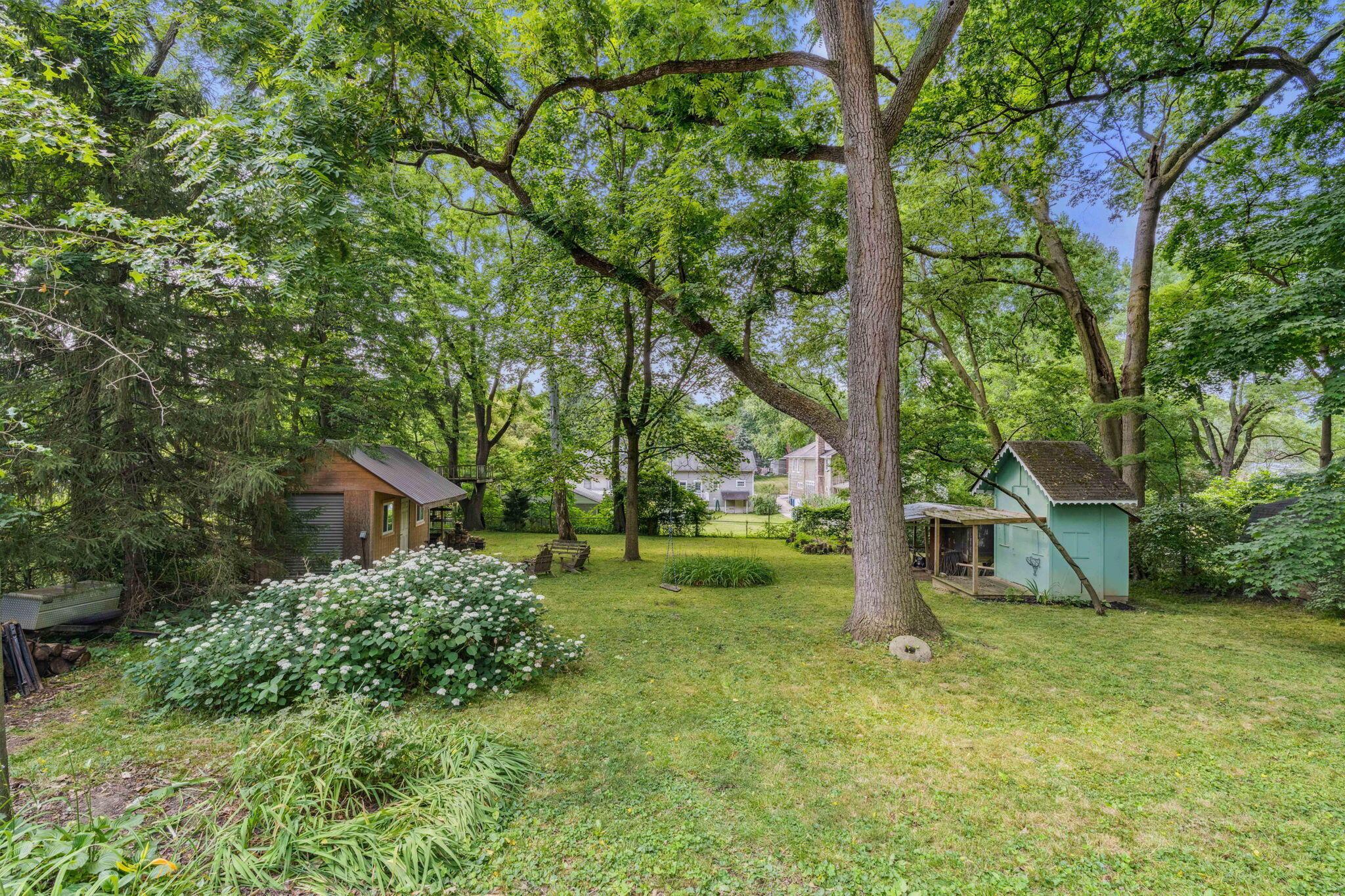 31 W Plum Street