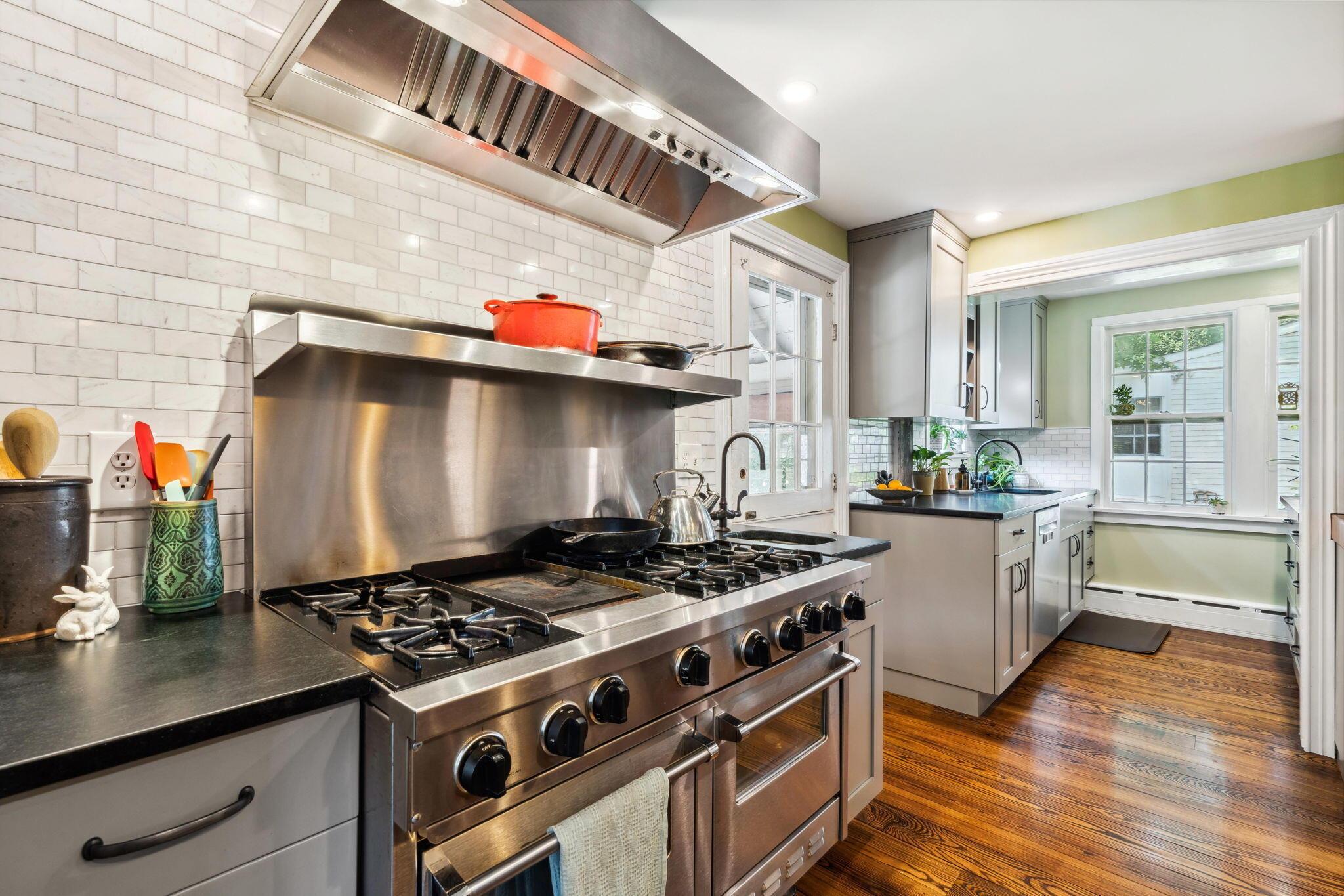 31 W Plum Street