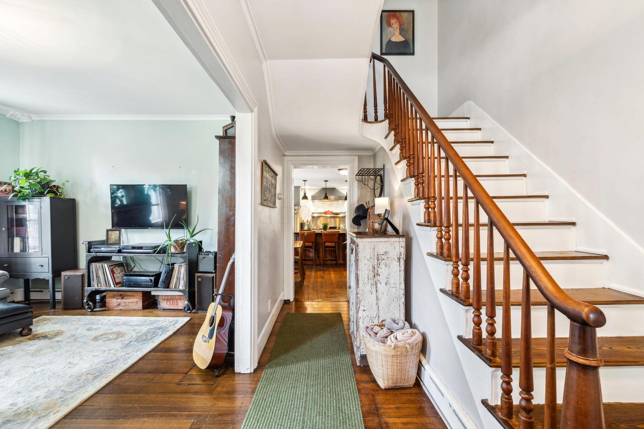 31 W Plum Street