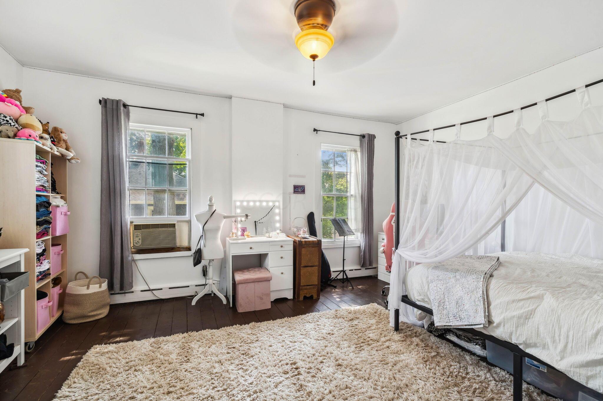 31 W Plum Street