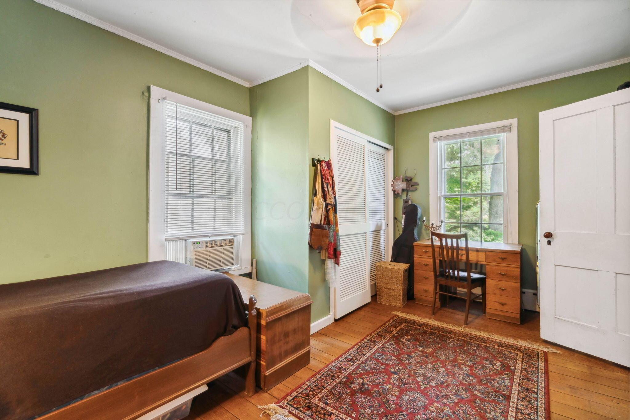 31 W Plum Street