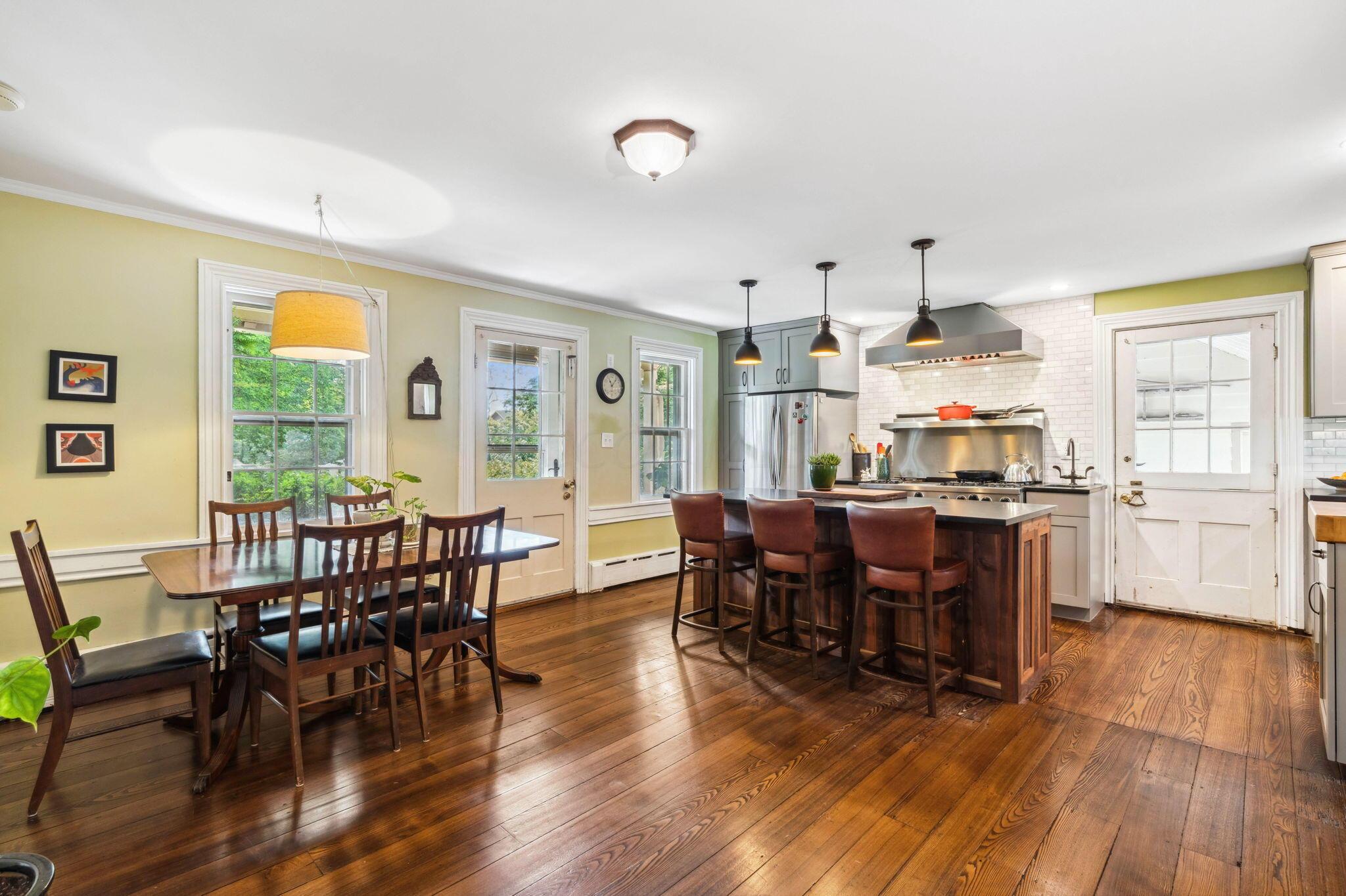 31 W Plum Street