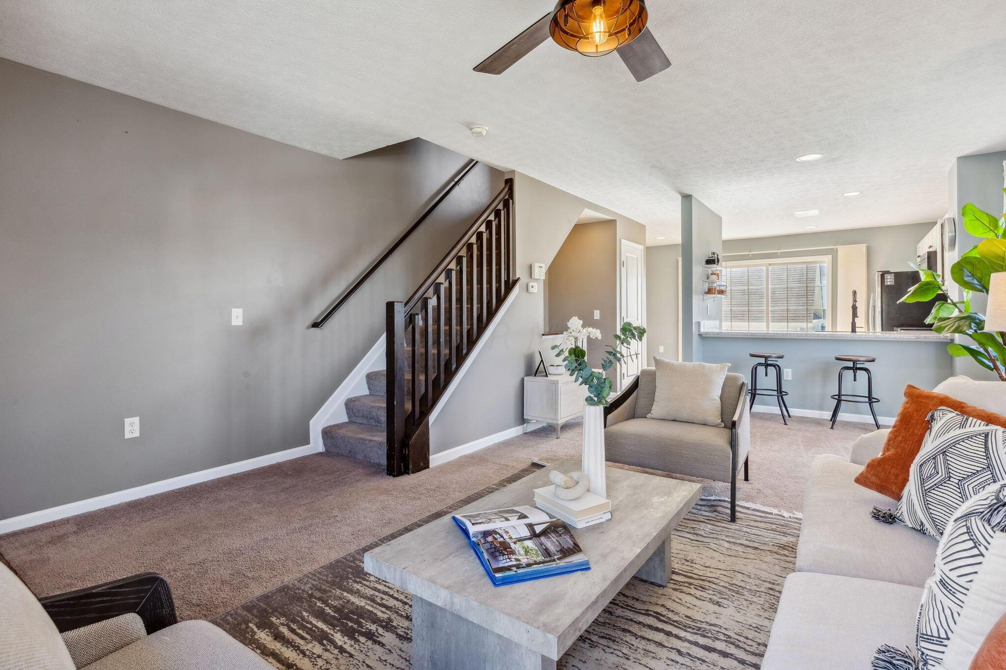 6237 Needletail Road, 32