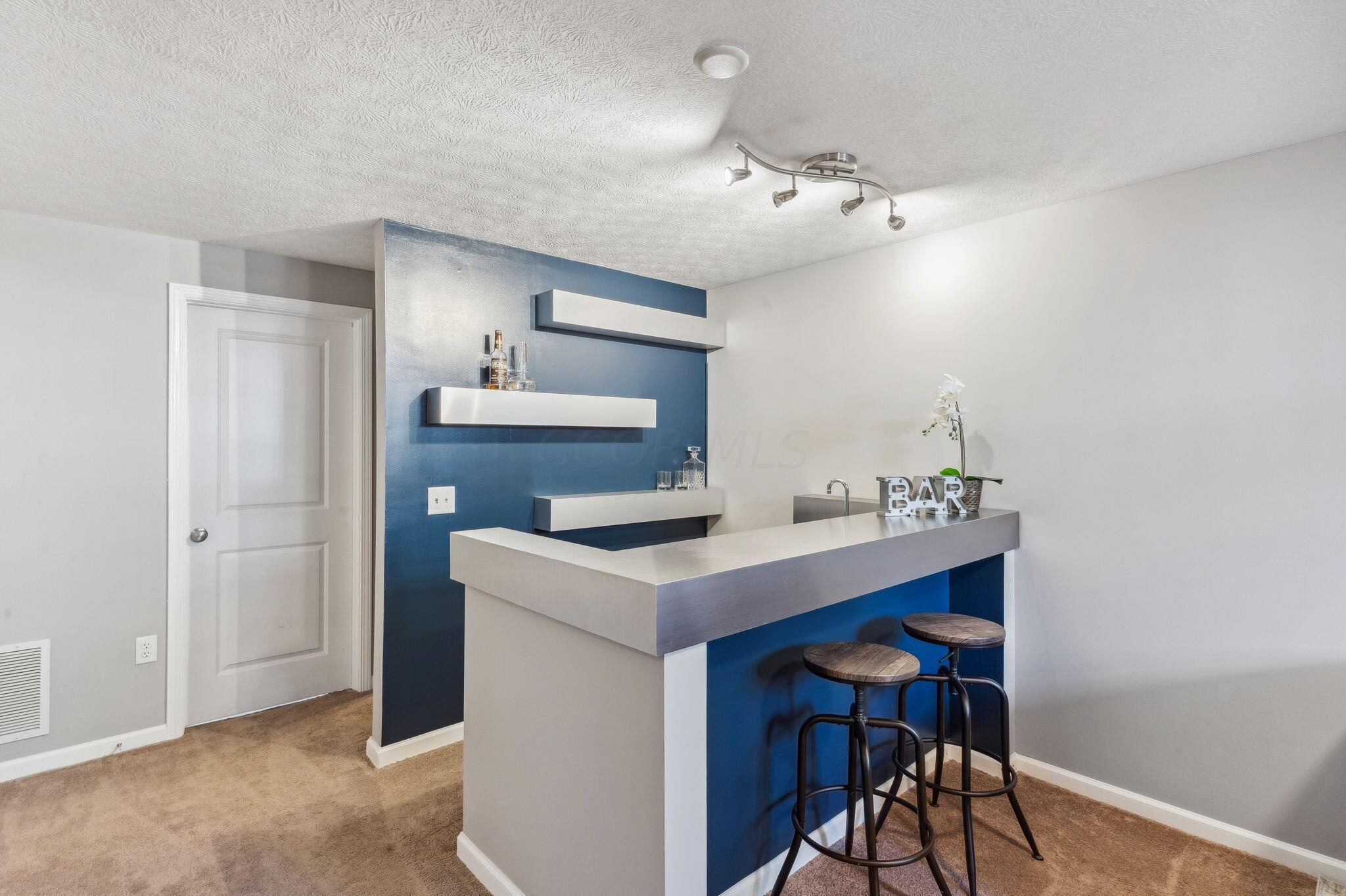 6237 Needletail Road, 32