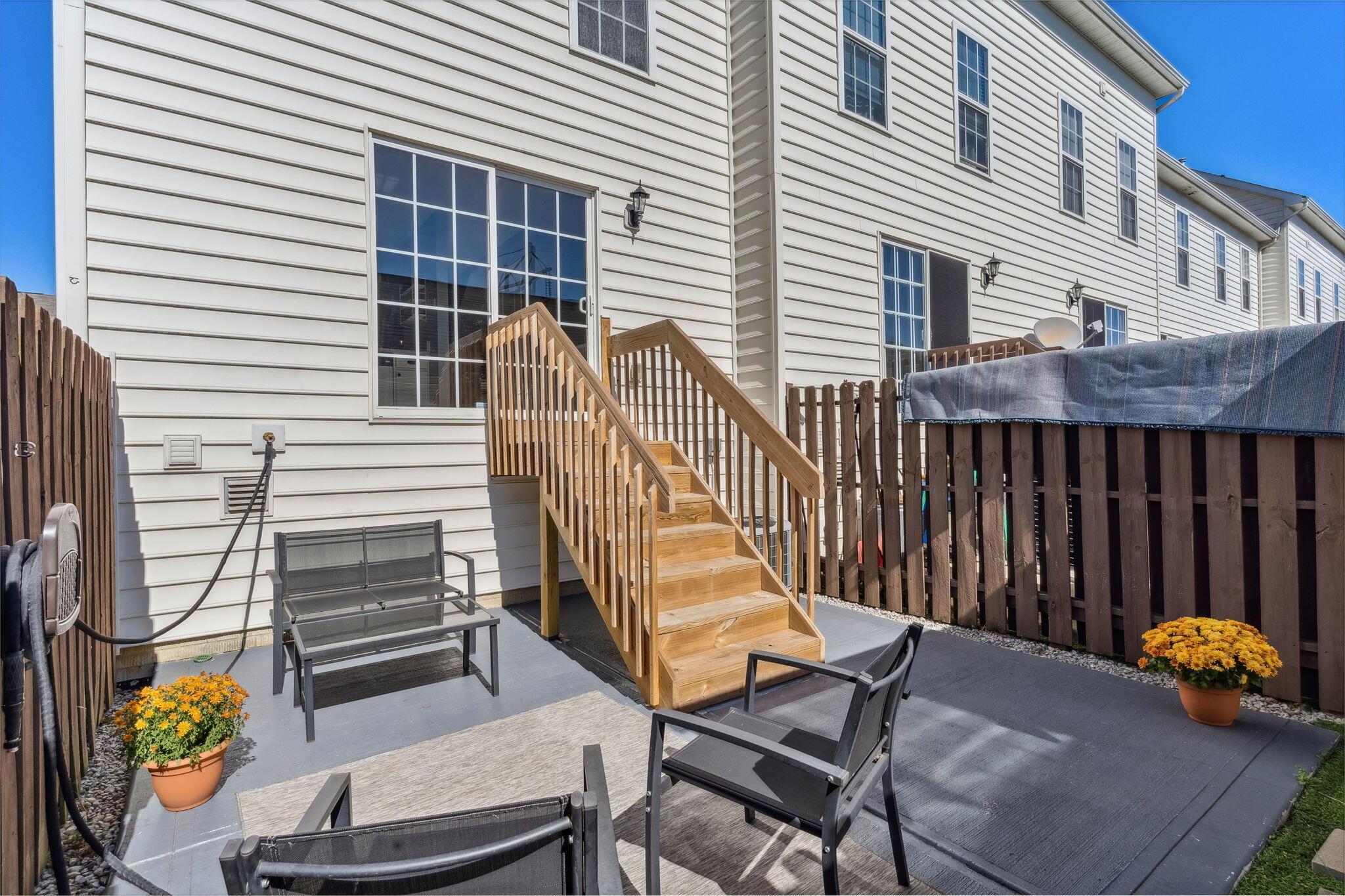 6237 Needletail Road, 32