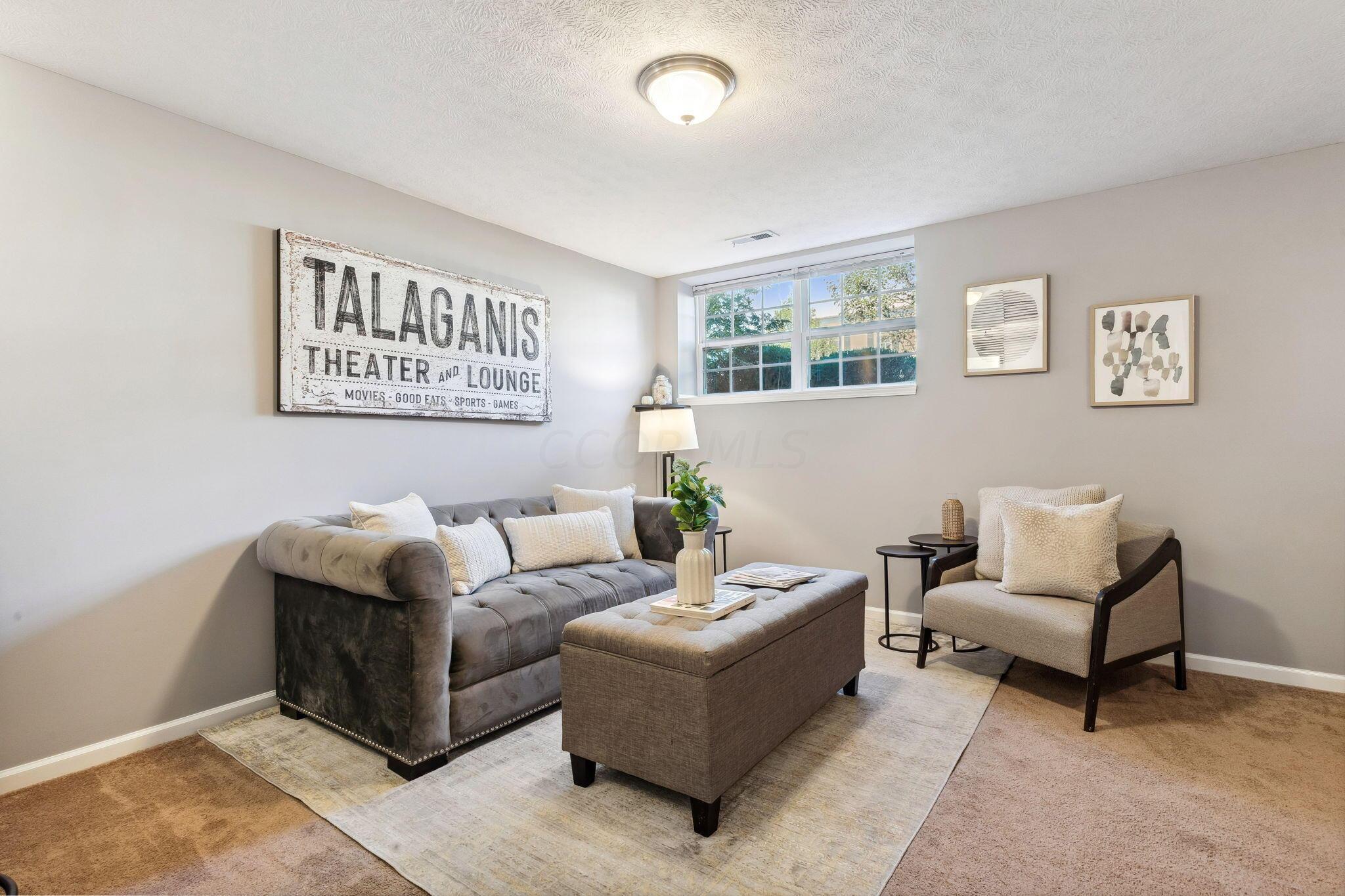 6237 Needletail Road, 32