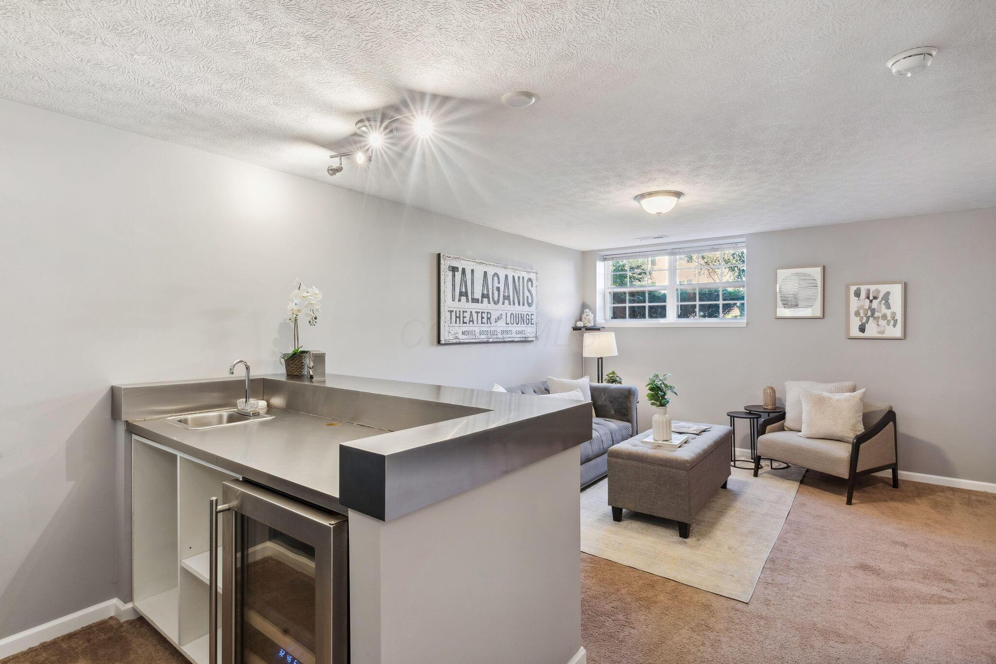 6237 Needletail Road, 32