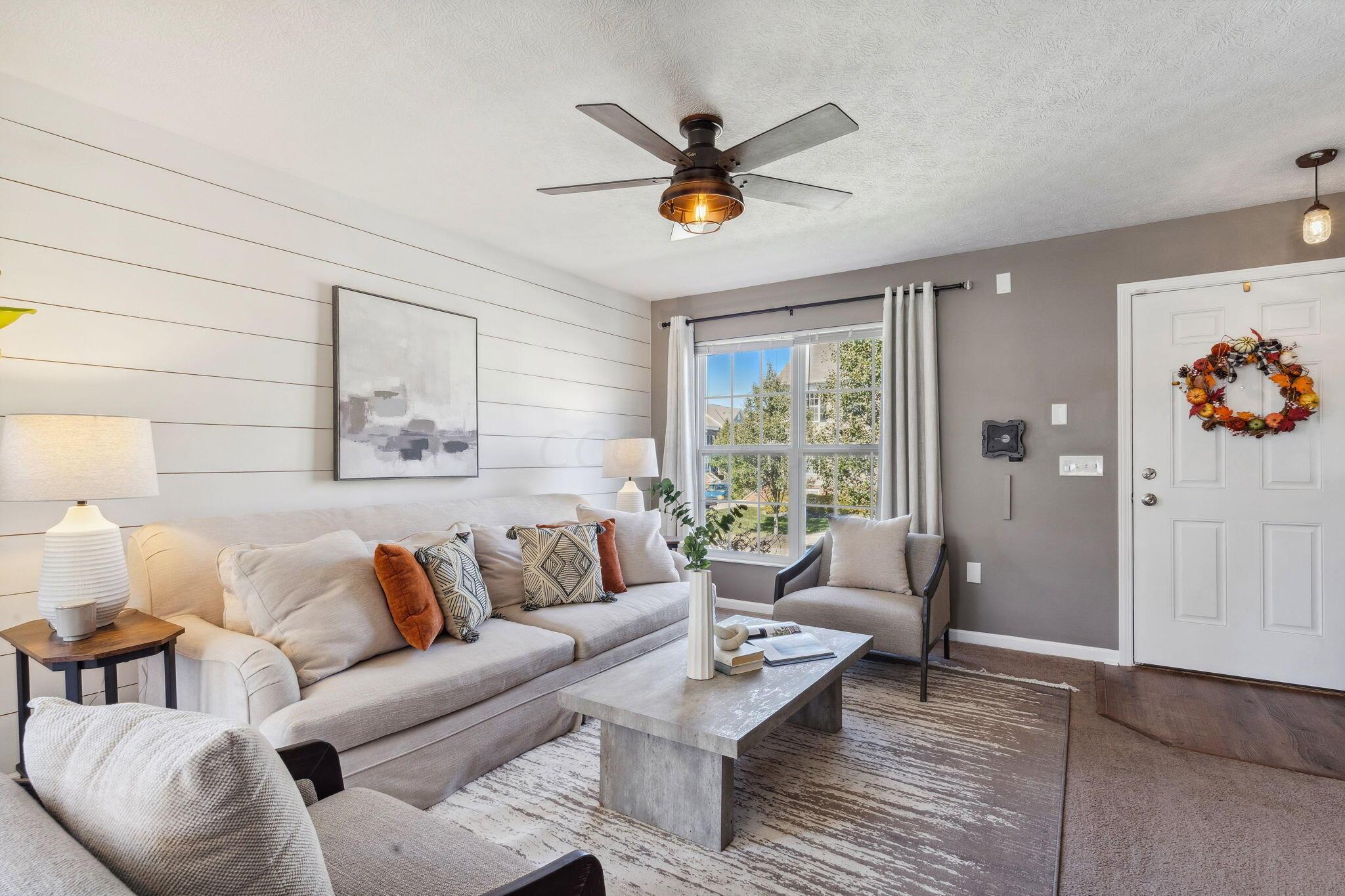 6237 Needletail Road, 32