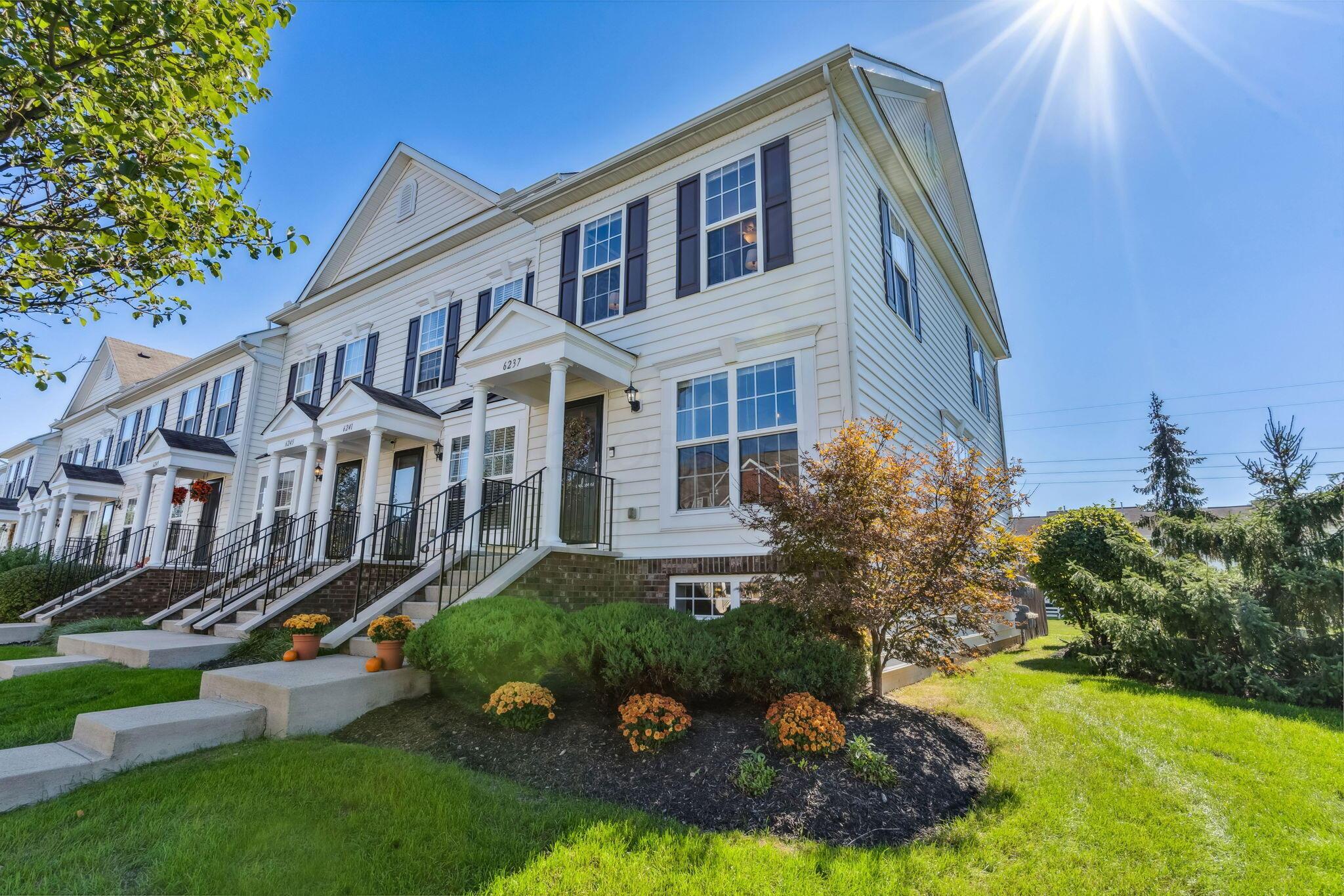 6237 Needletail Road, 32