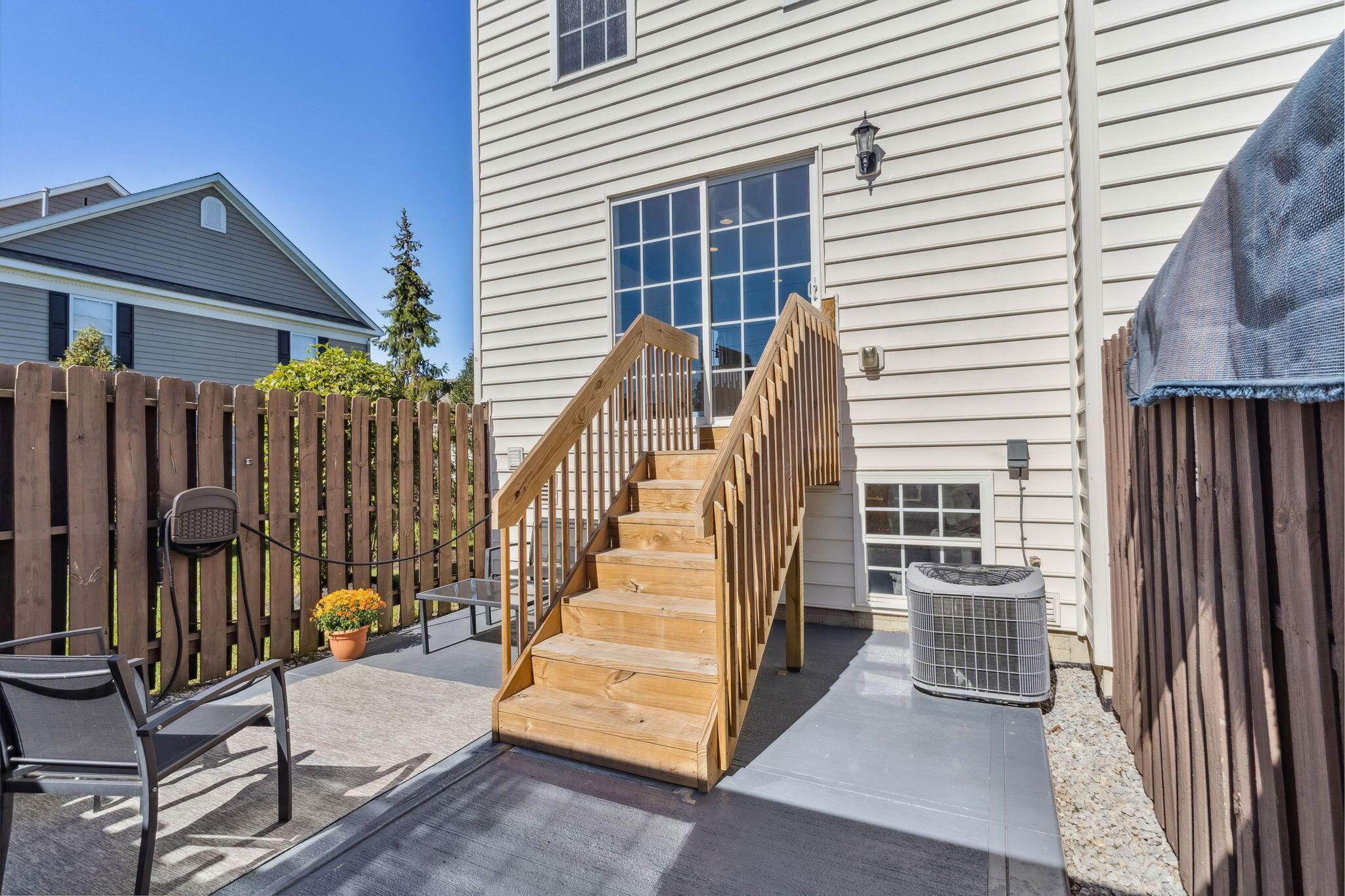 6237 Needletail Road, 32