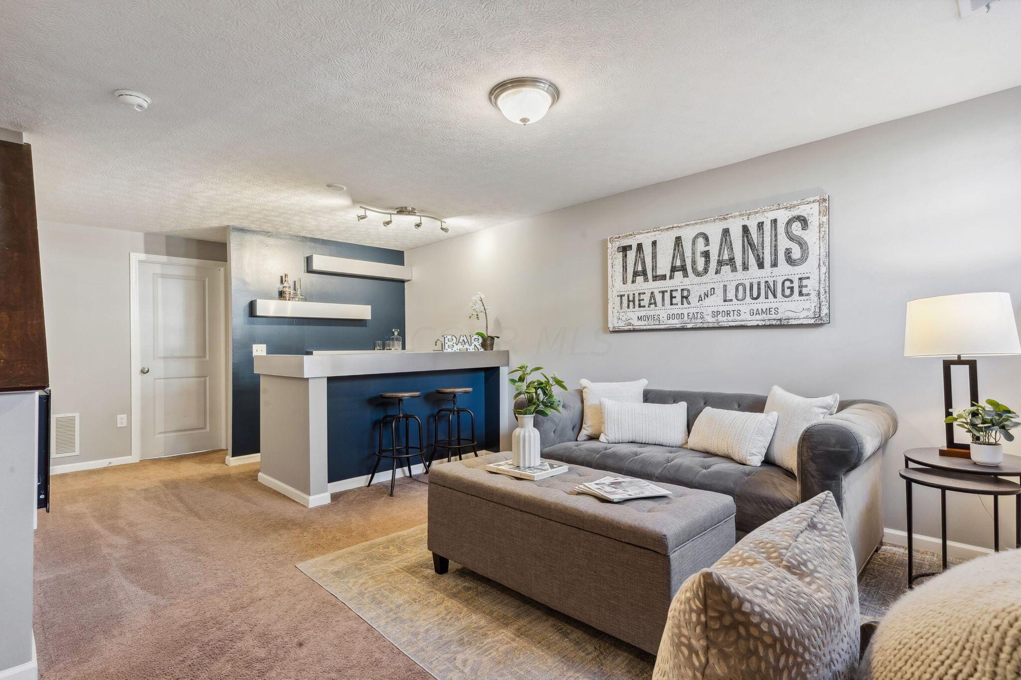 6237 Needletail Road, 32