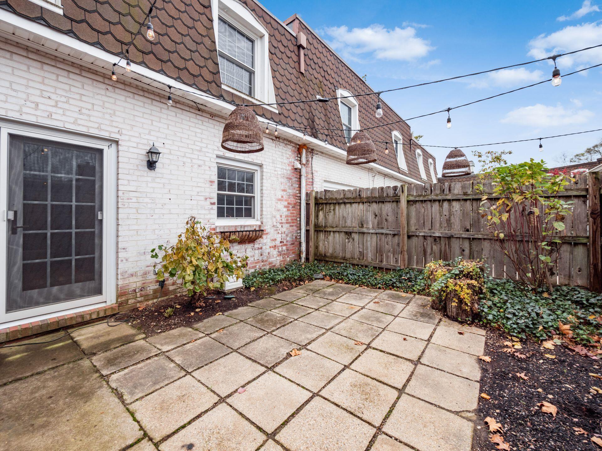 2862 Chateau Circle, 99