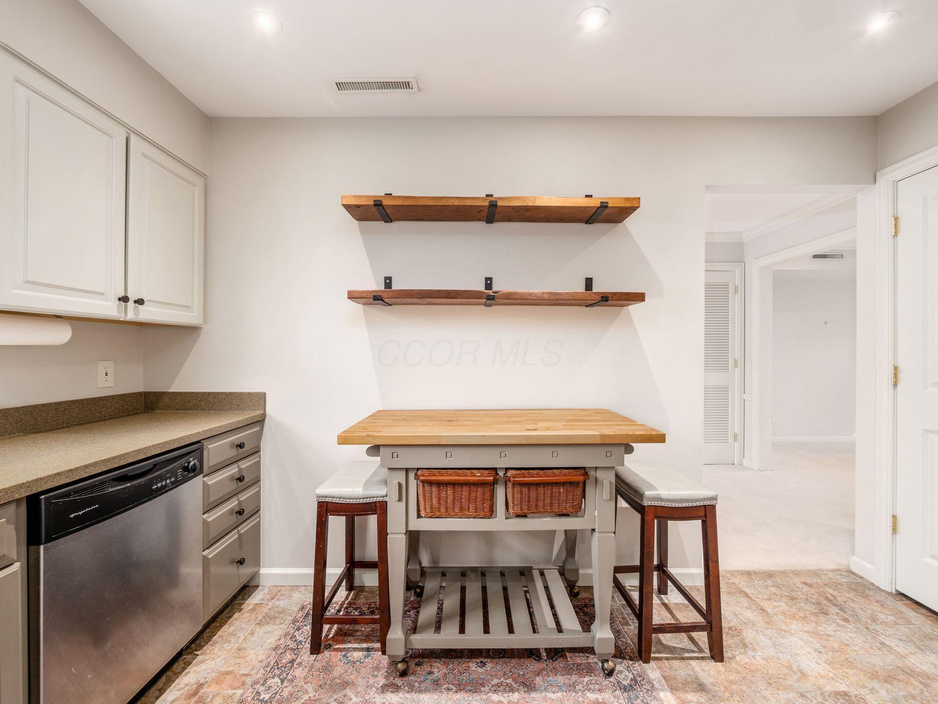 2862 Chateau Circle, 99