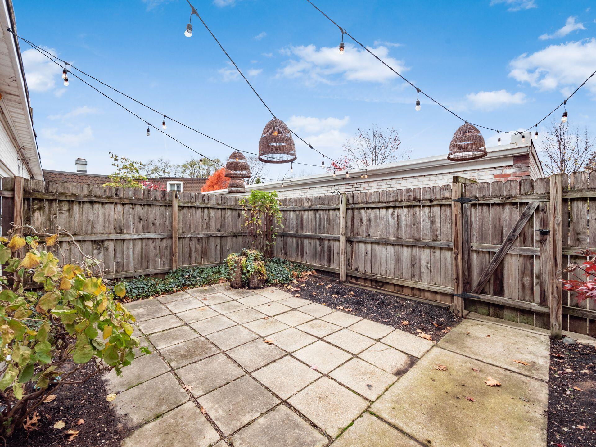 2862 Chateau Circle, 99