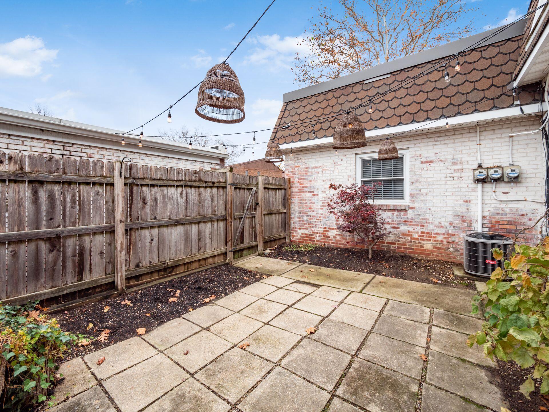 2862 Chateau Circle, 99