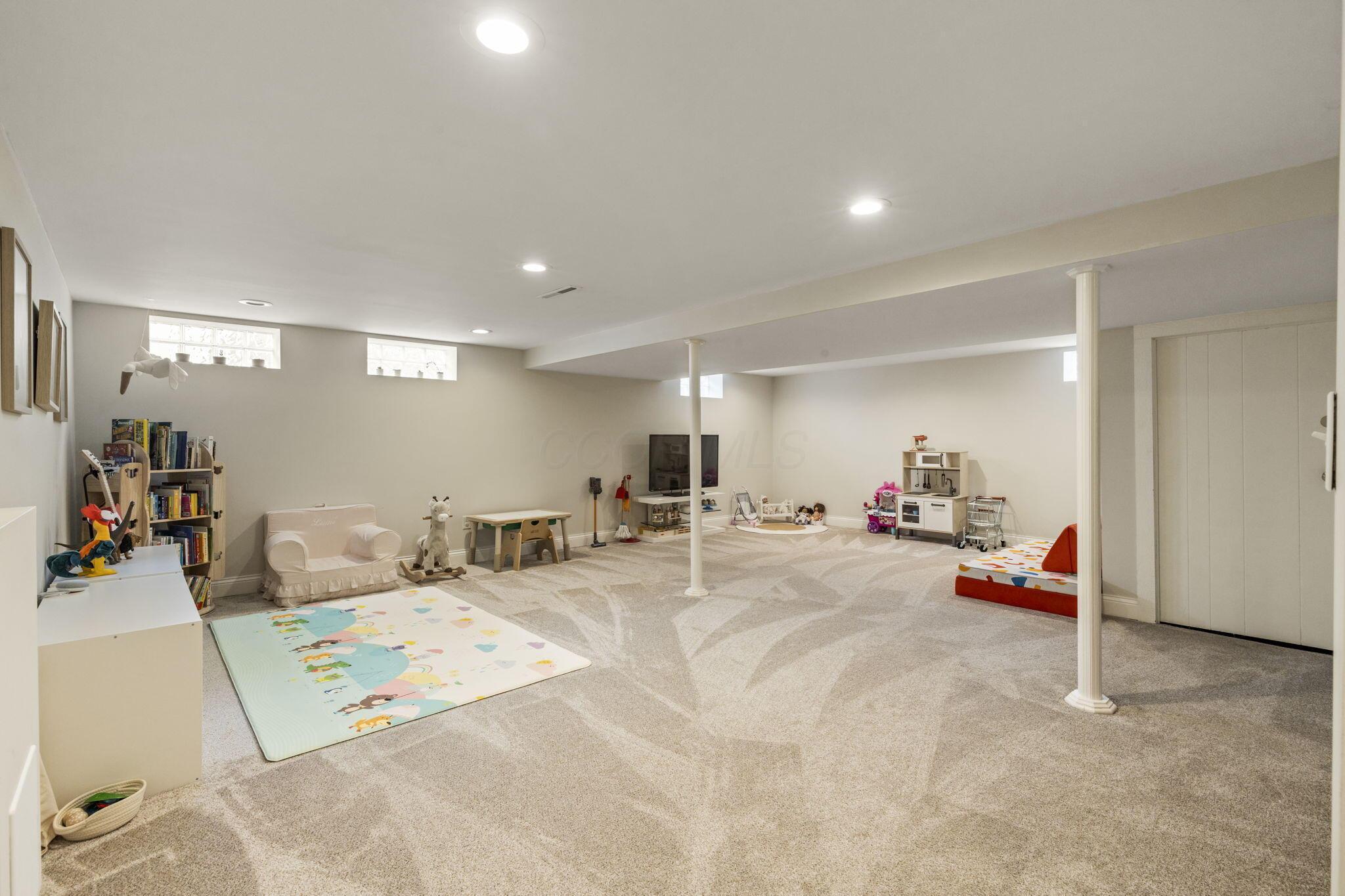 578 Glenridge Place