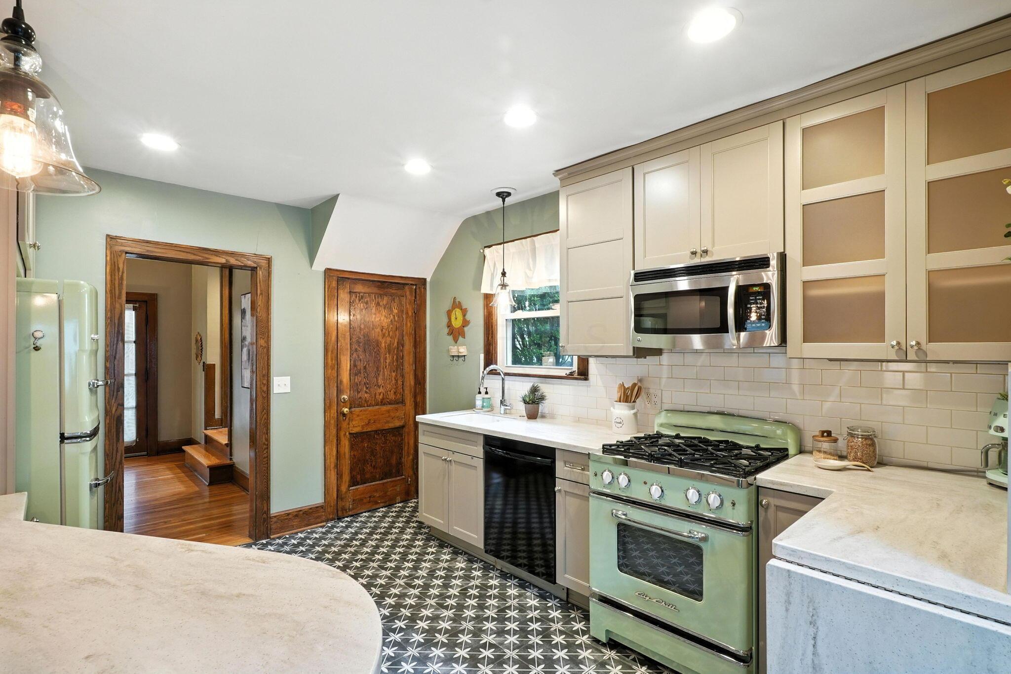 71 E Longview Avenue