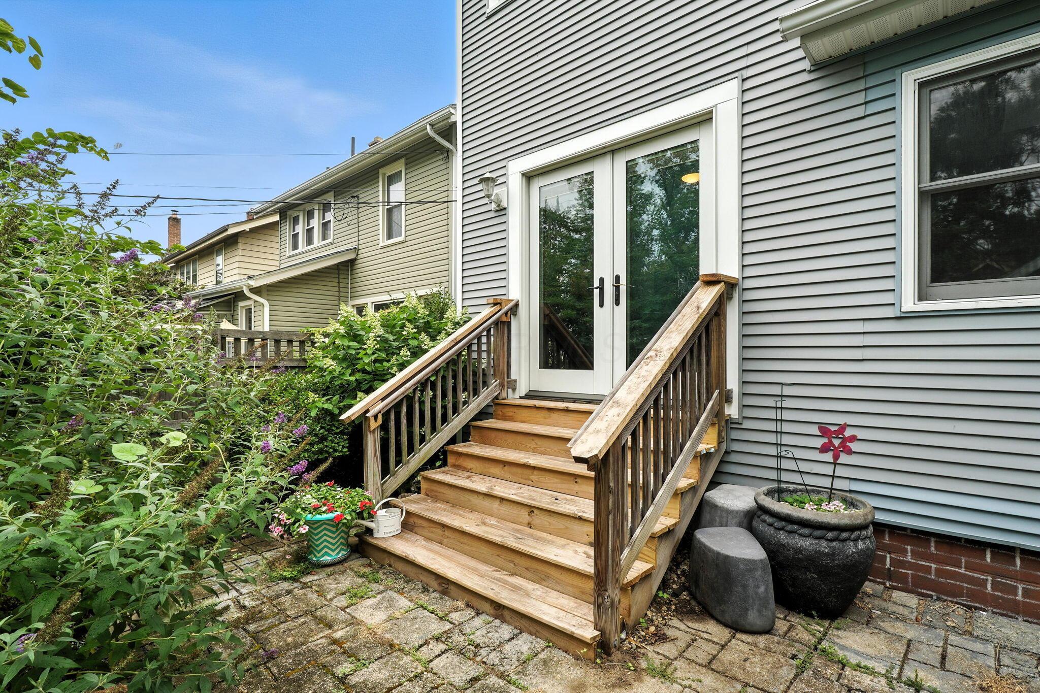 71 E Longview Avenue