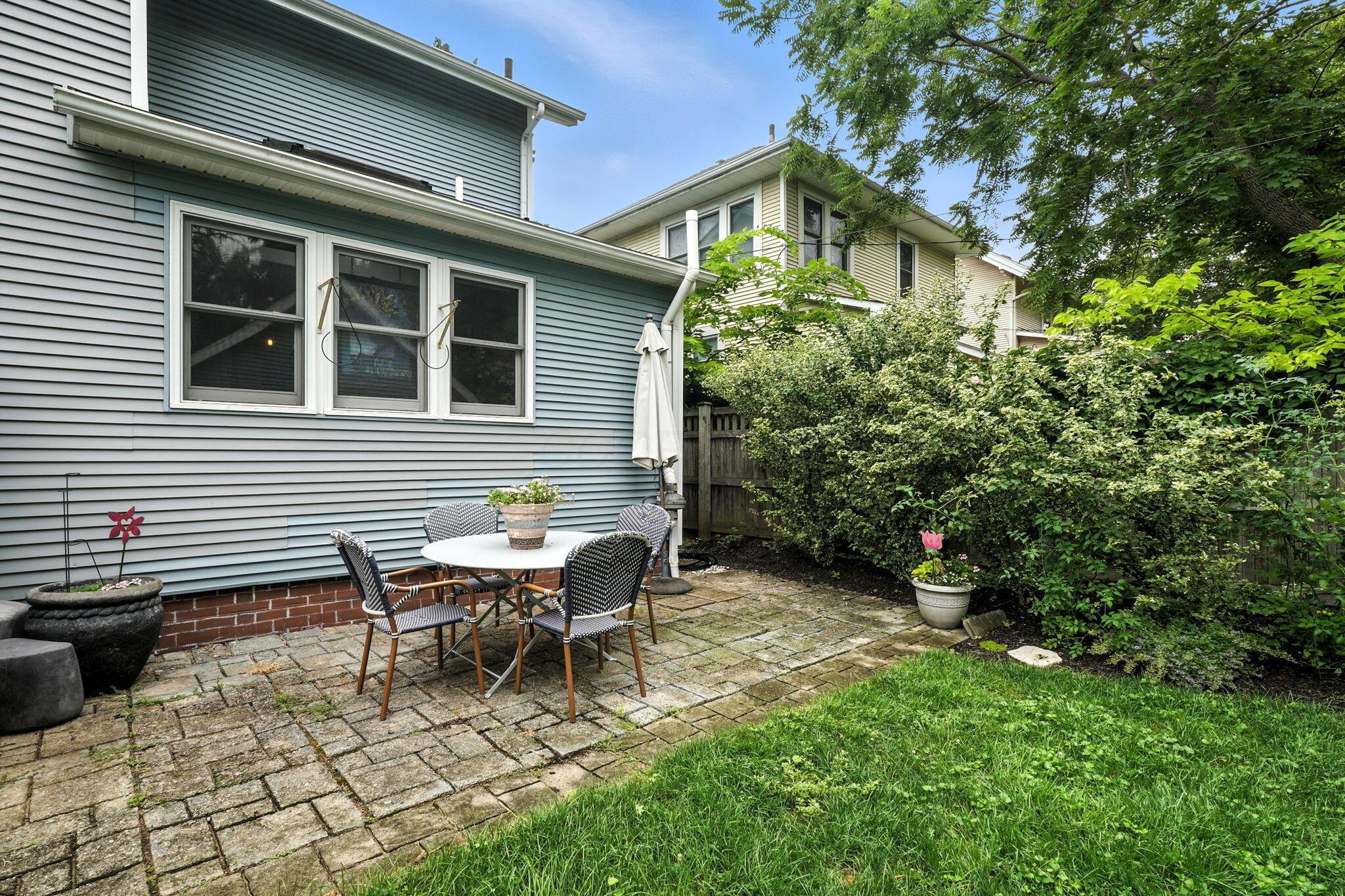 71 E Longview Avenue